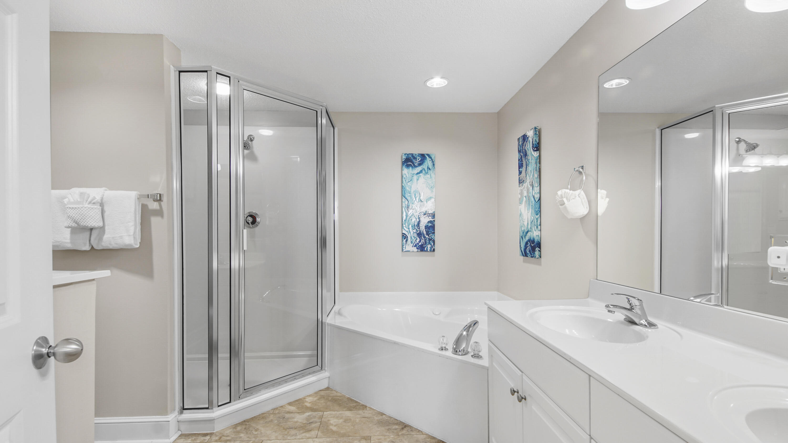 MAJESTIC BEACH TOWERS II - Residential