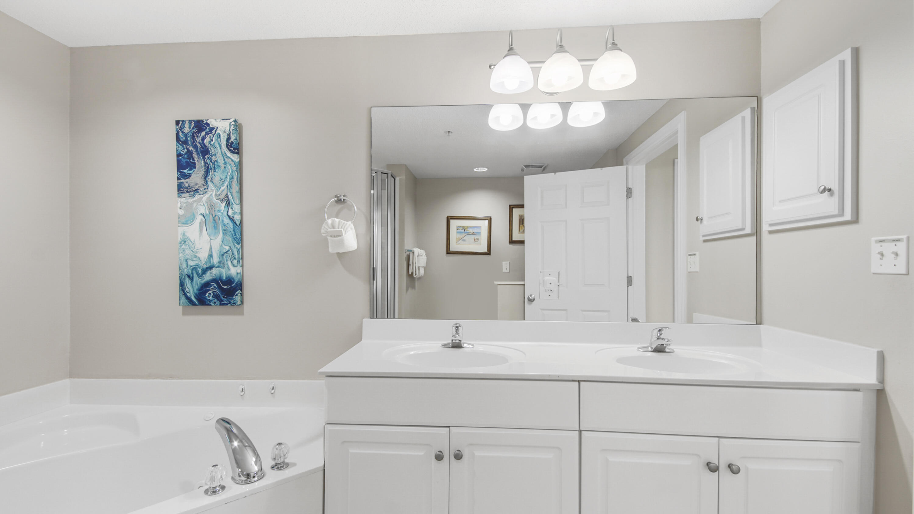 MAJESTIC BEACH TOWERS II - Residential