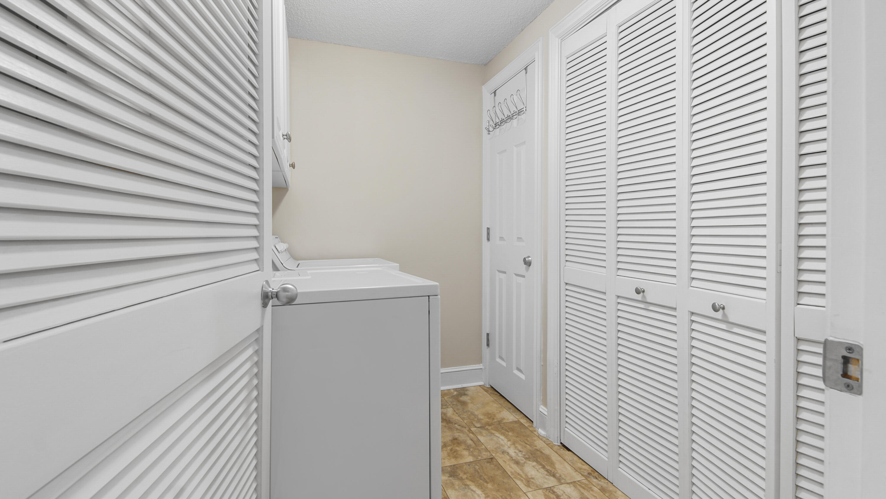 MAJESTIC BEACH TOWERS II - Residential