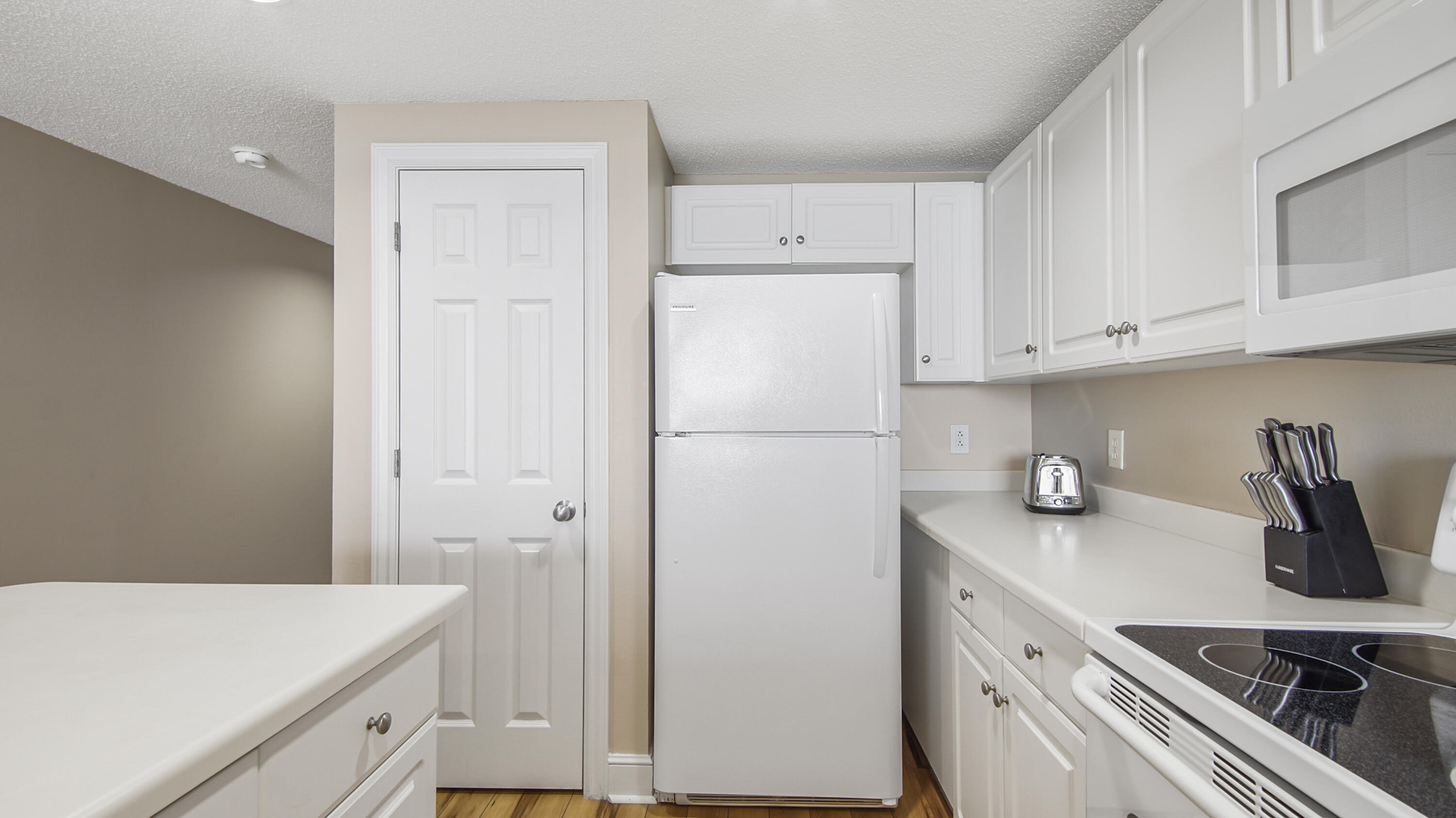 MAJESTIC BEACH TOWERS II - Residential