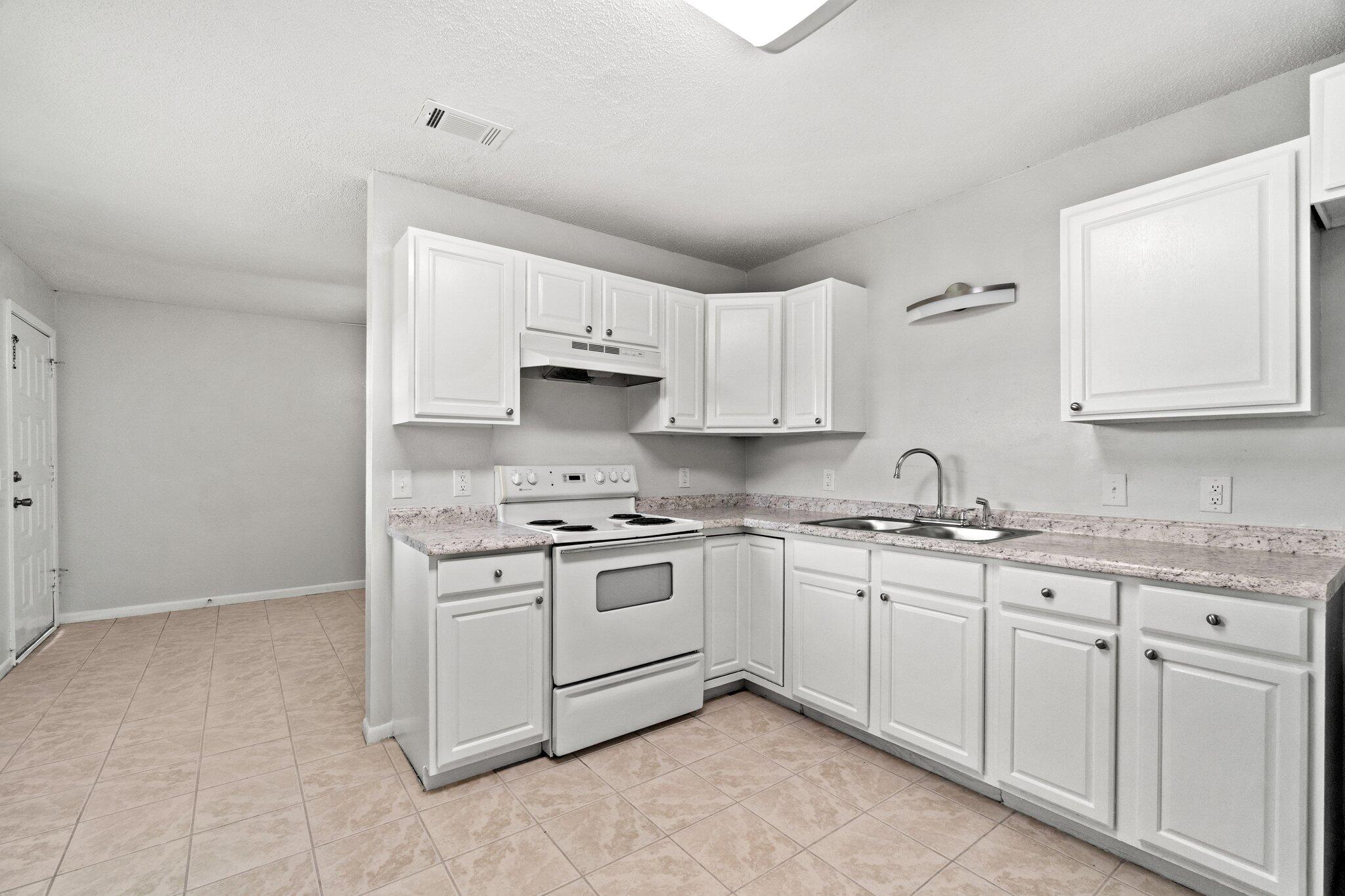 LIVE OAK - Residential Lease