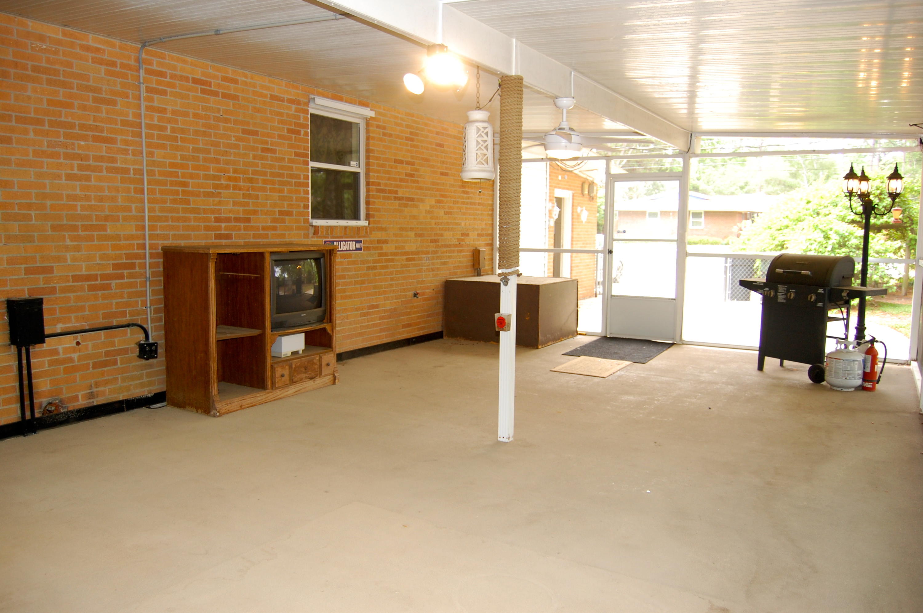 YACHT CLUB ESTATES - Residential