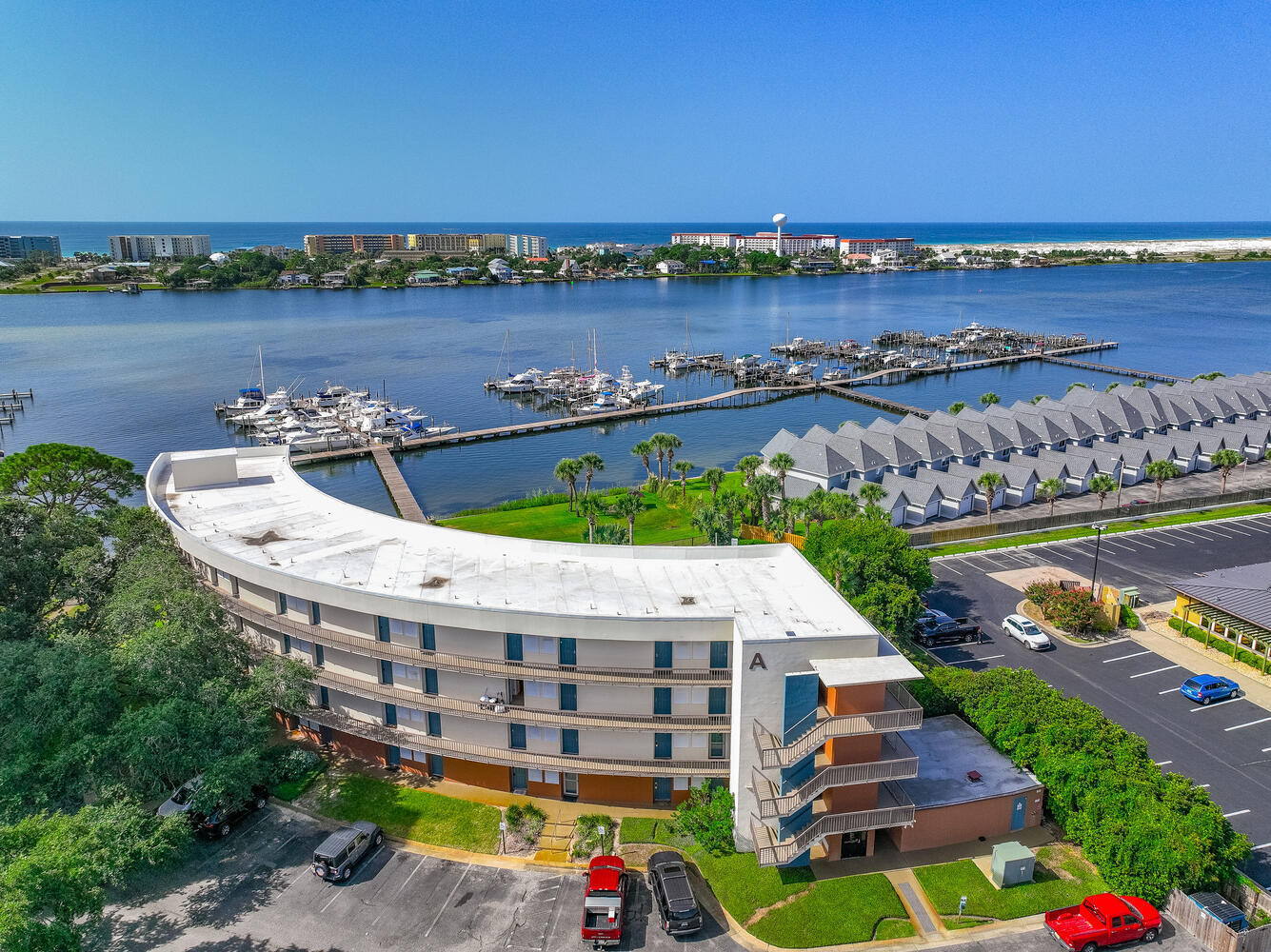 PIRATES BAY PH 1 - Residential