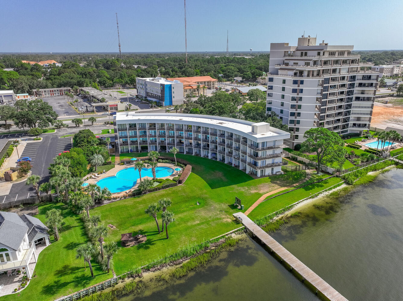 PIRATES BAY PH 1 - Residential