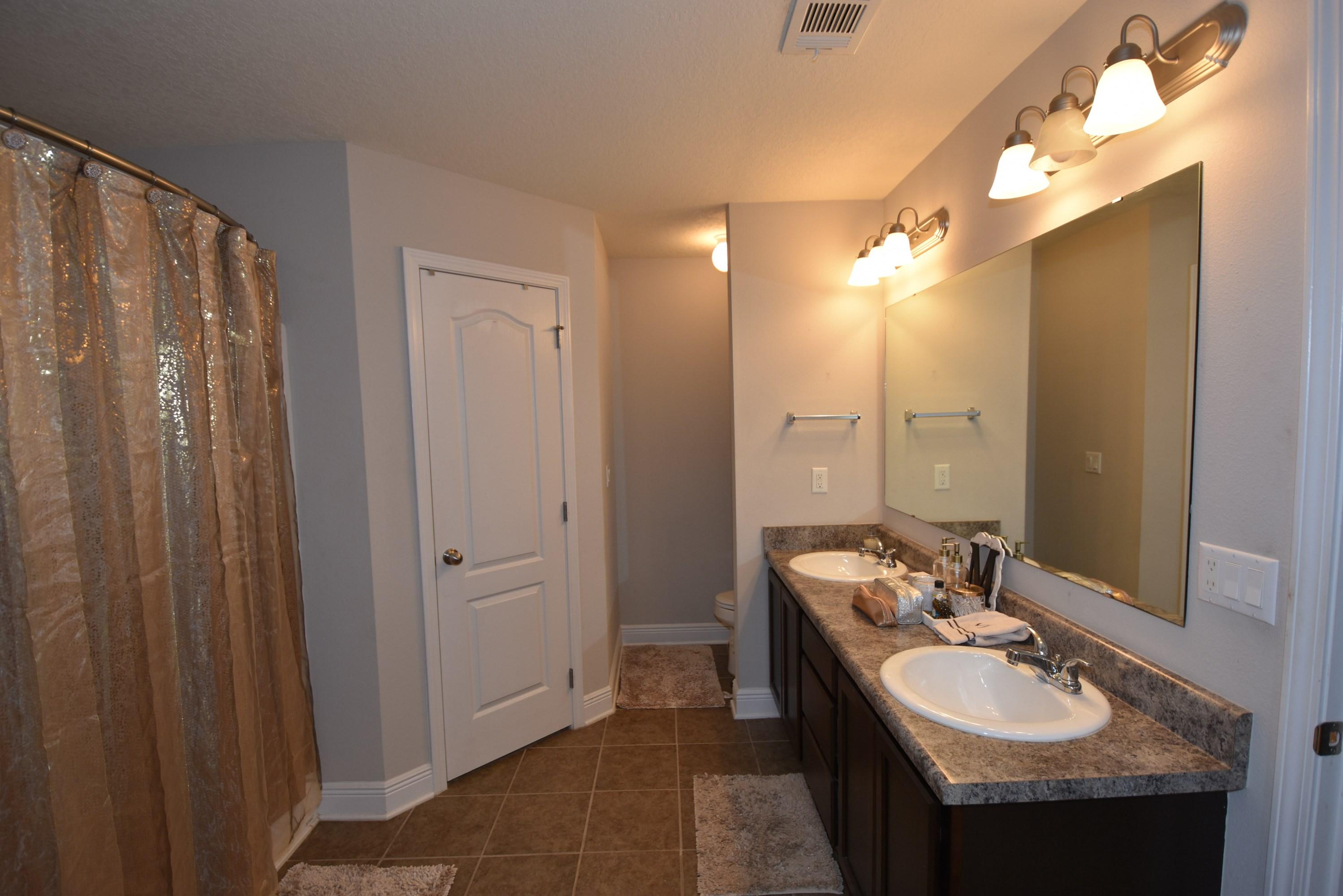 SILVER SPRINGS EST - Residential