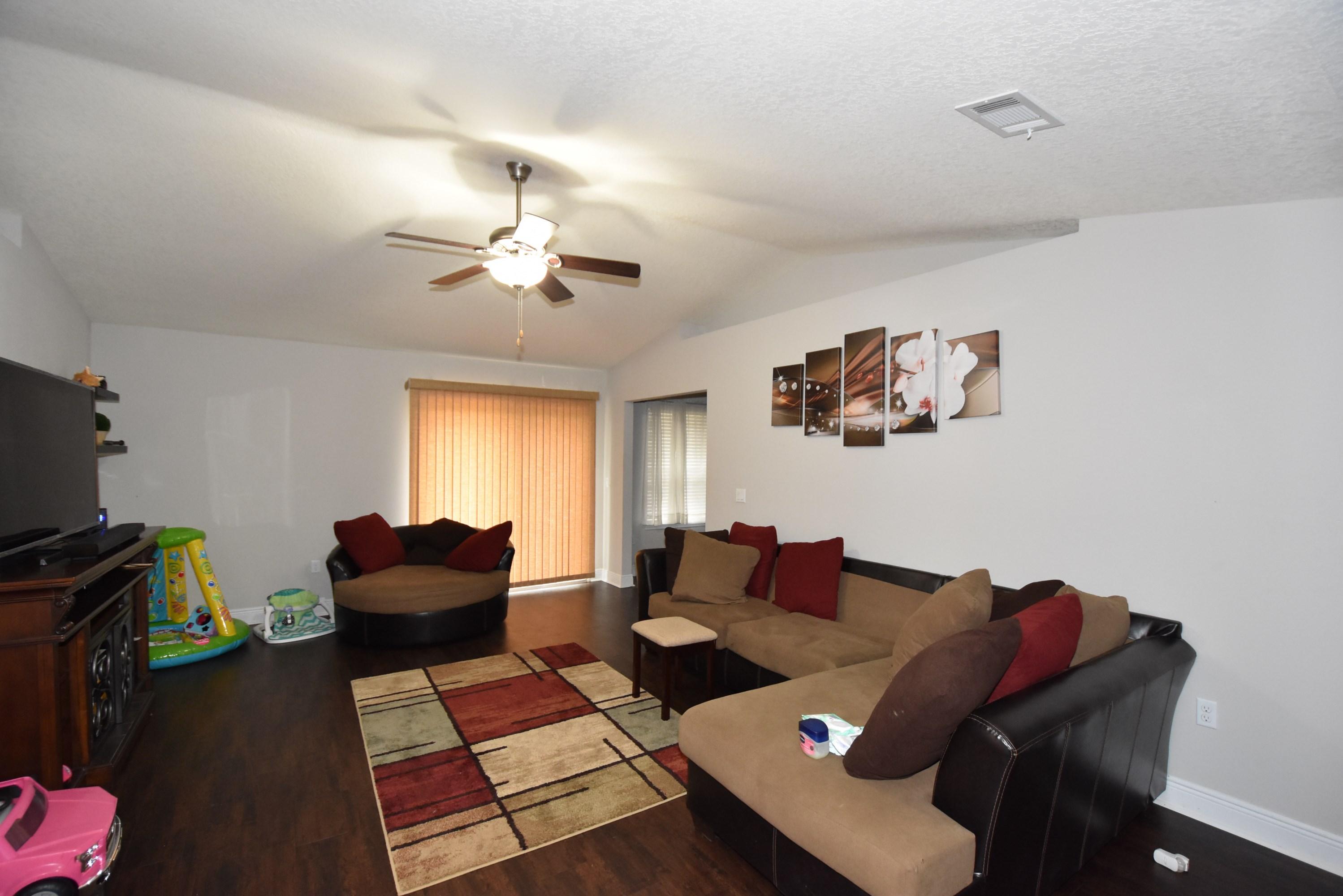 SILVER SPRINGS EST - Residential