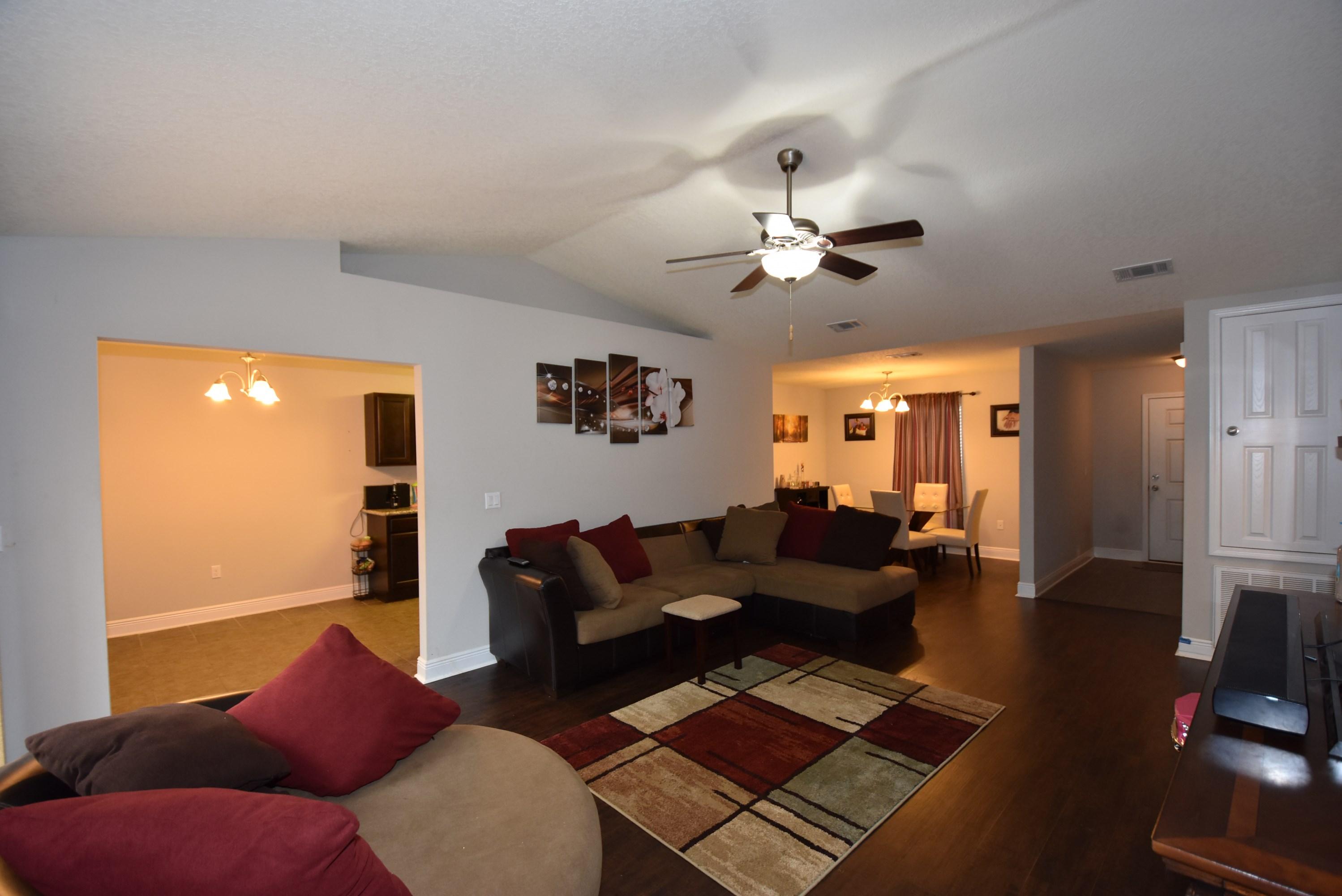 SILVER SPRINGS EST - Residential
