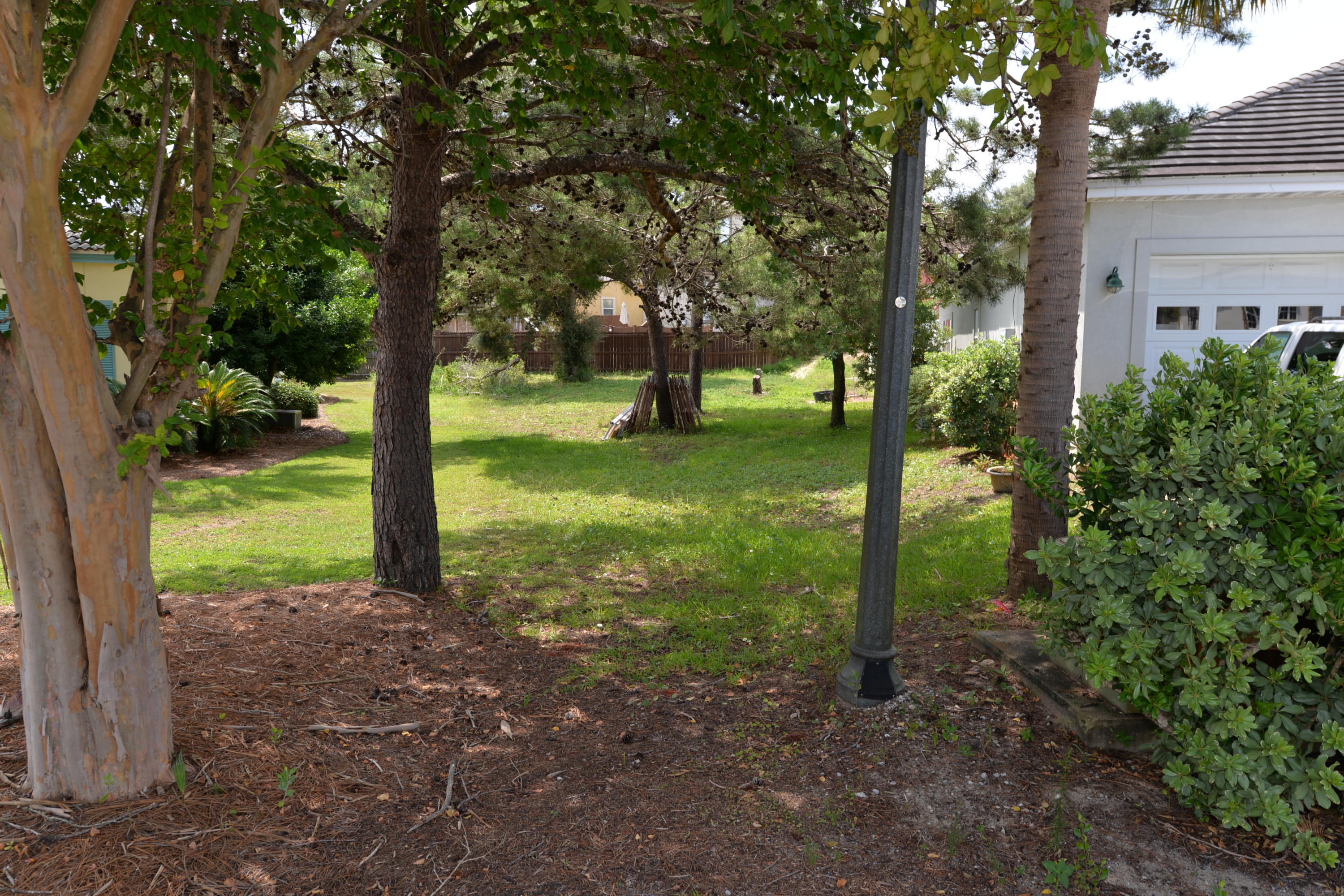 TERRA COTTA TERRACE - Land