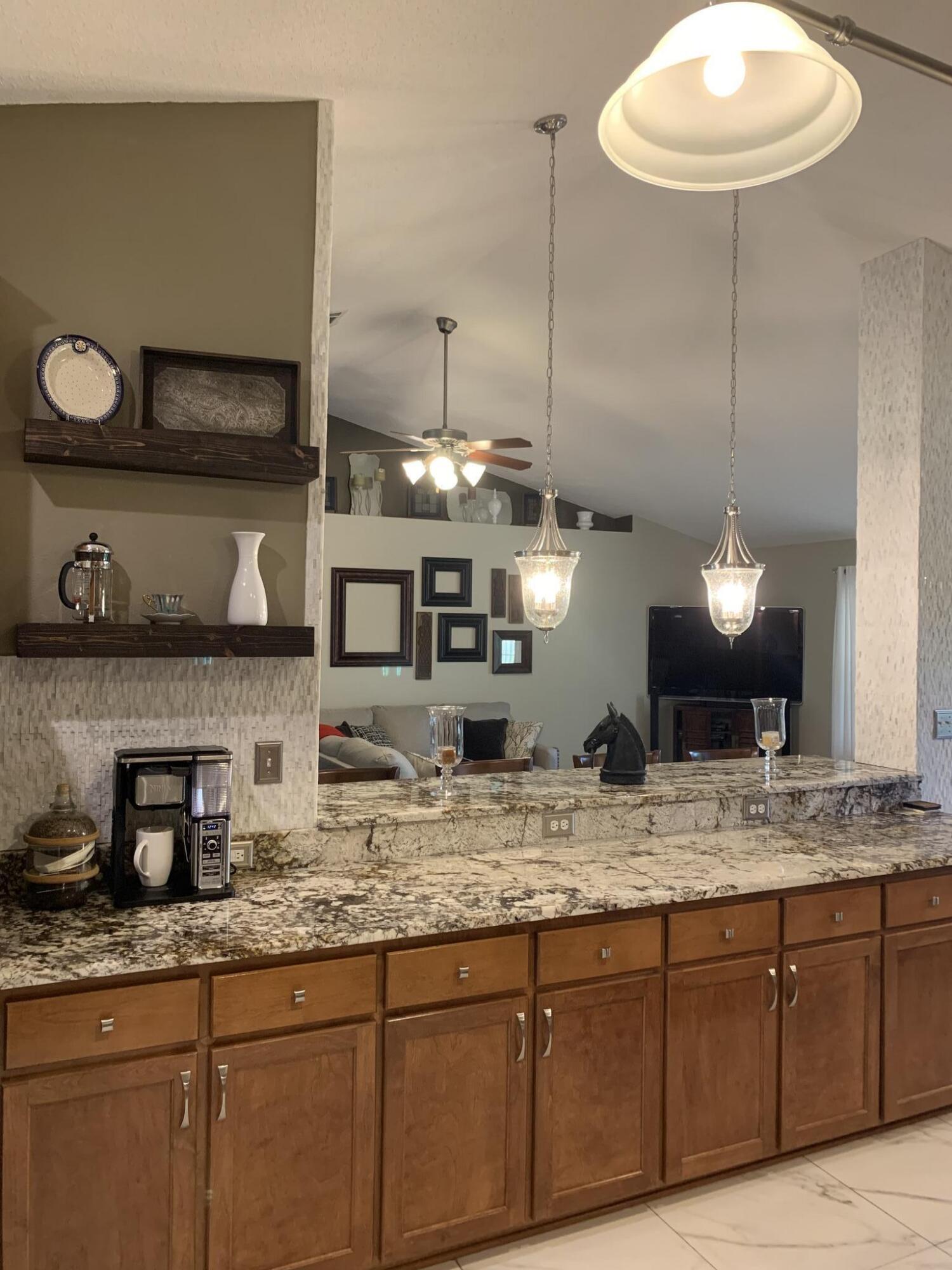 HOLLEY BY THE SEA - Residential