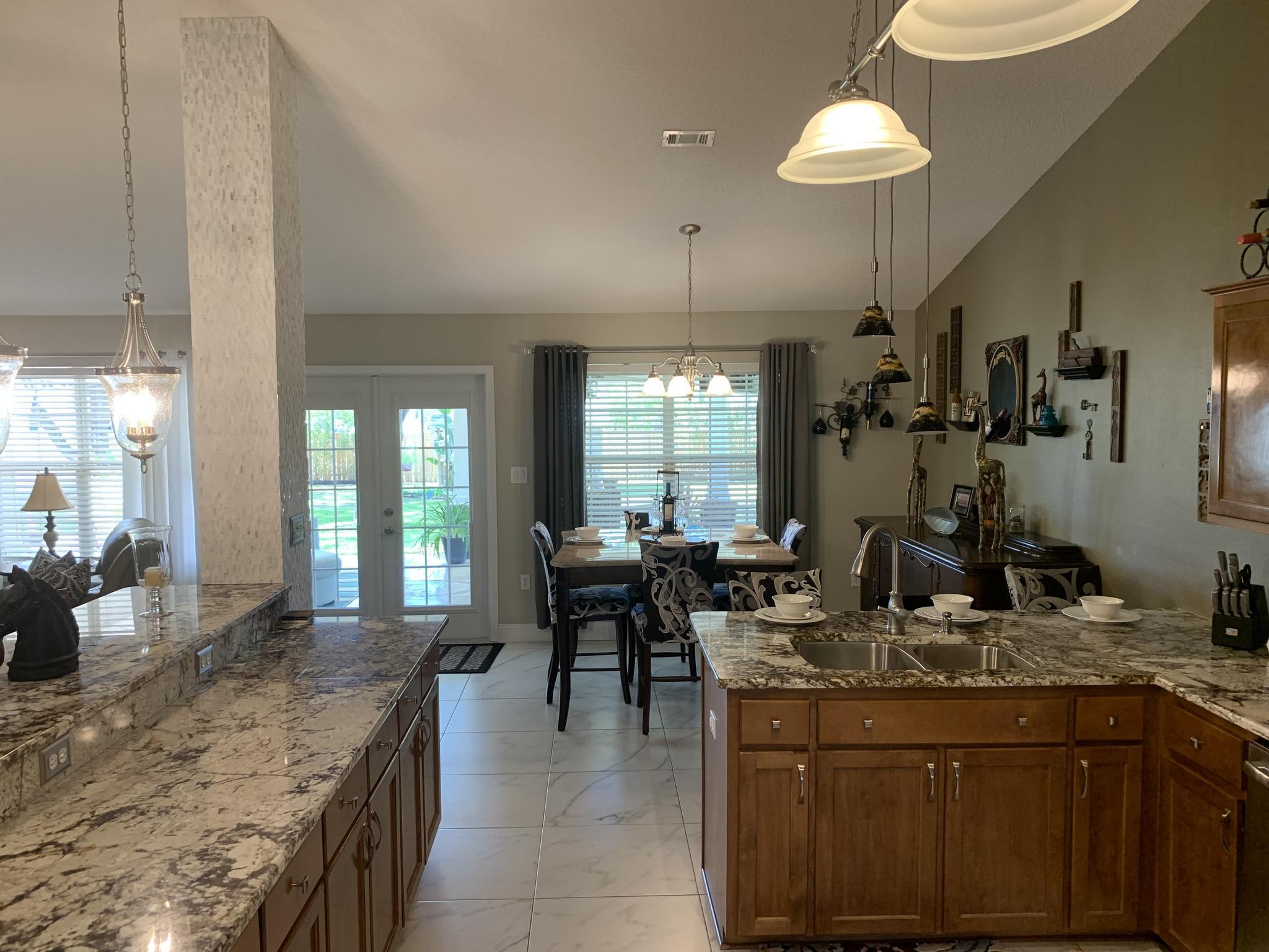 HOLLEY BY THE SEA - Residential