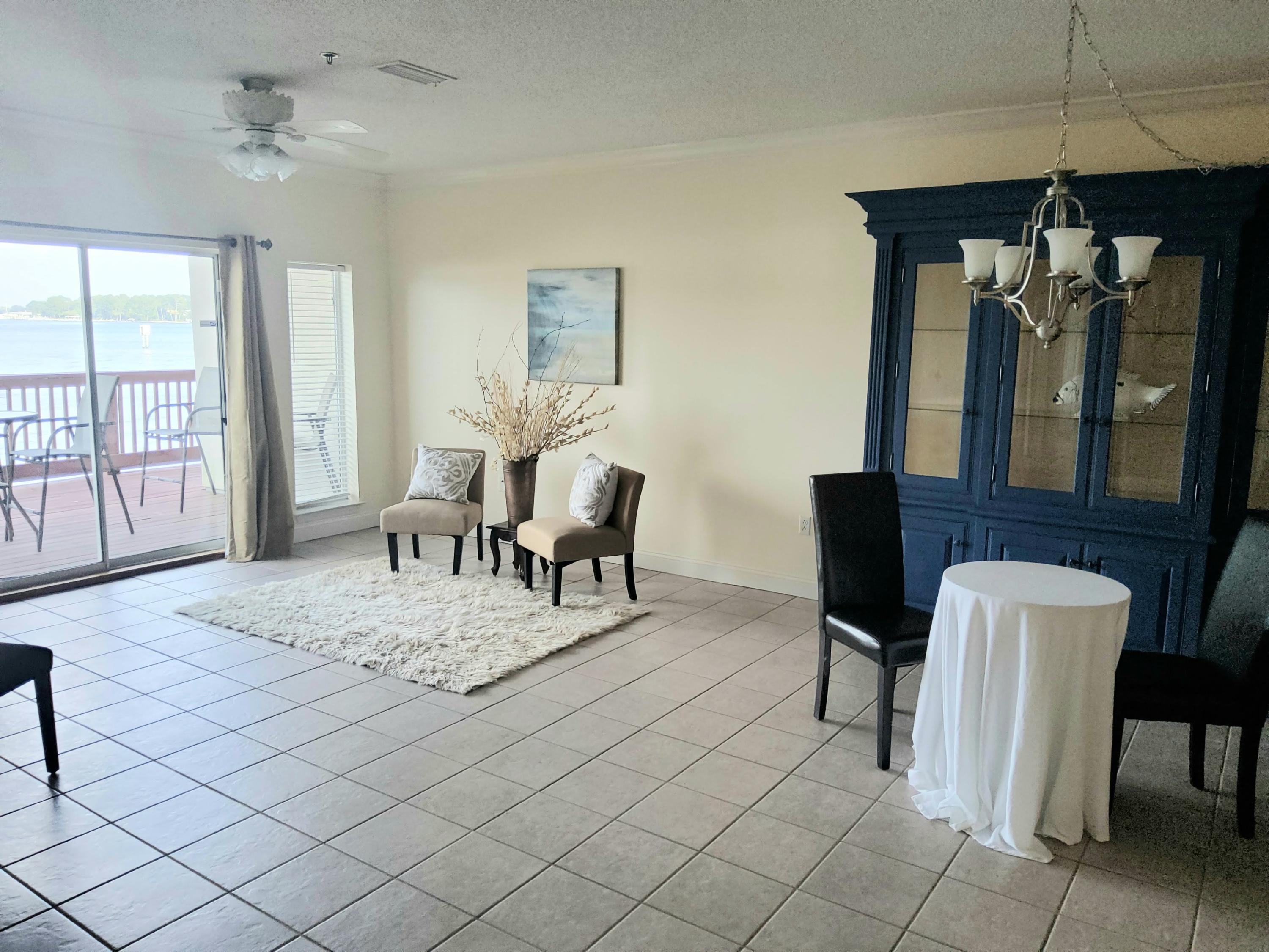 LAGUNA LANDING - Residential