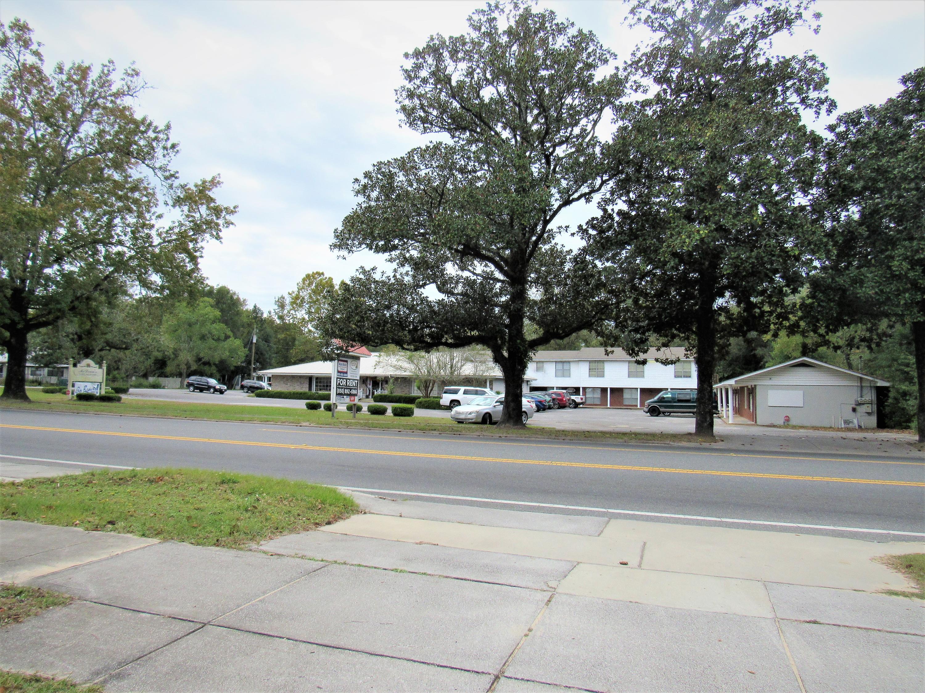 TOWN OF DEFUNIAK SPRINGS - Residential