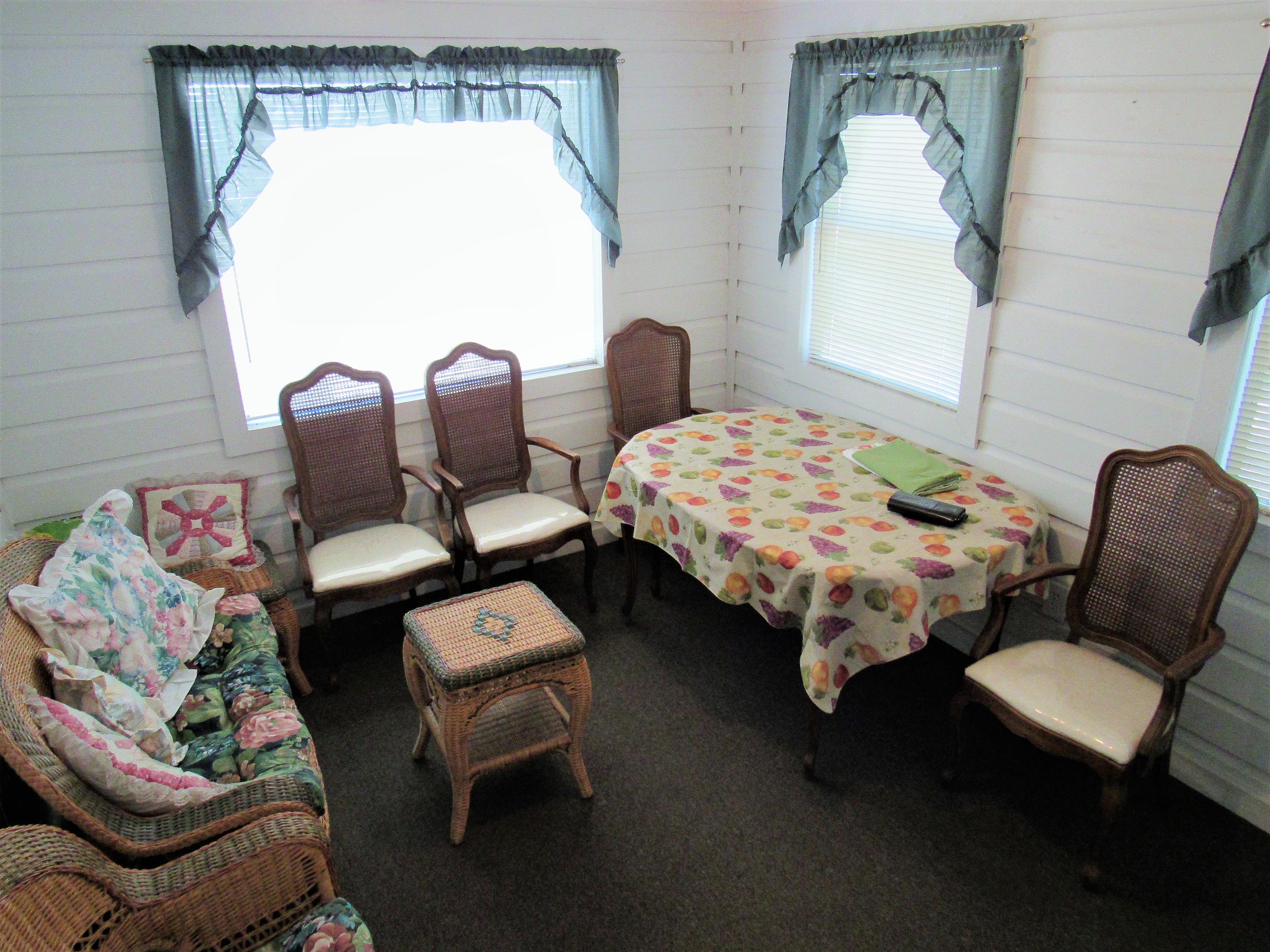 TOWN OF DEFUNIAK SPRINGS - Residential