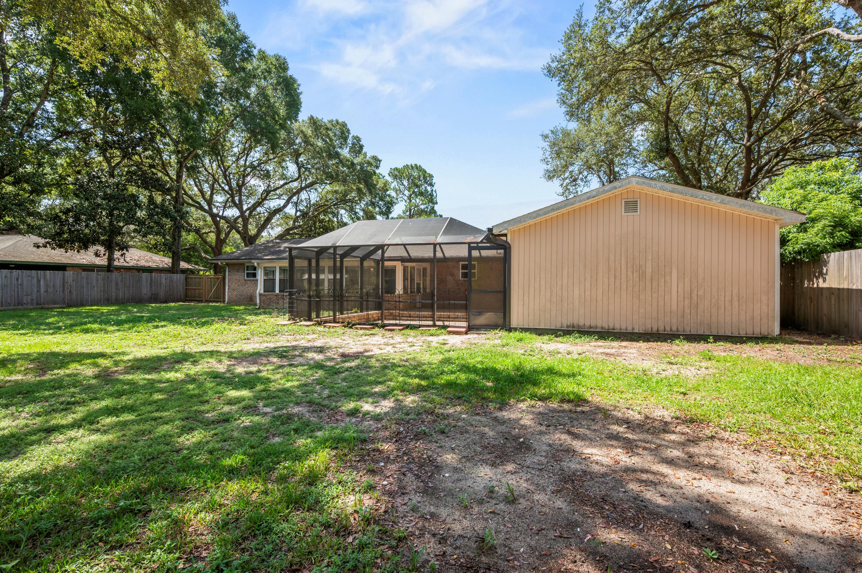 COLLEGE WOOD - Residential