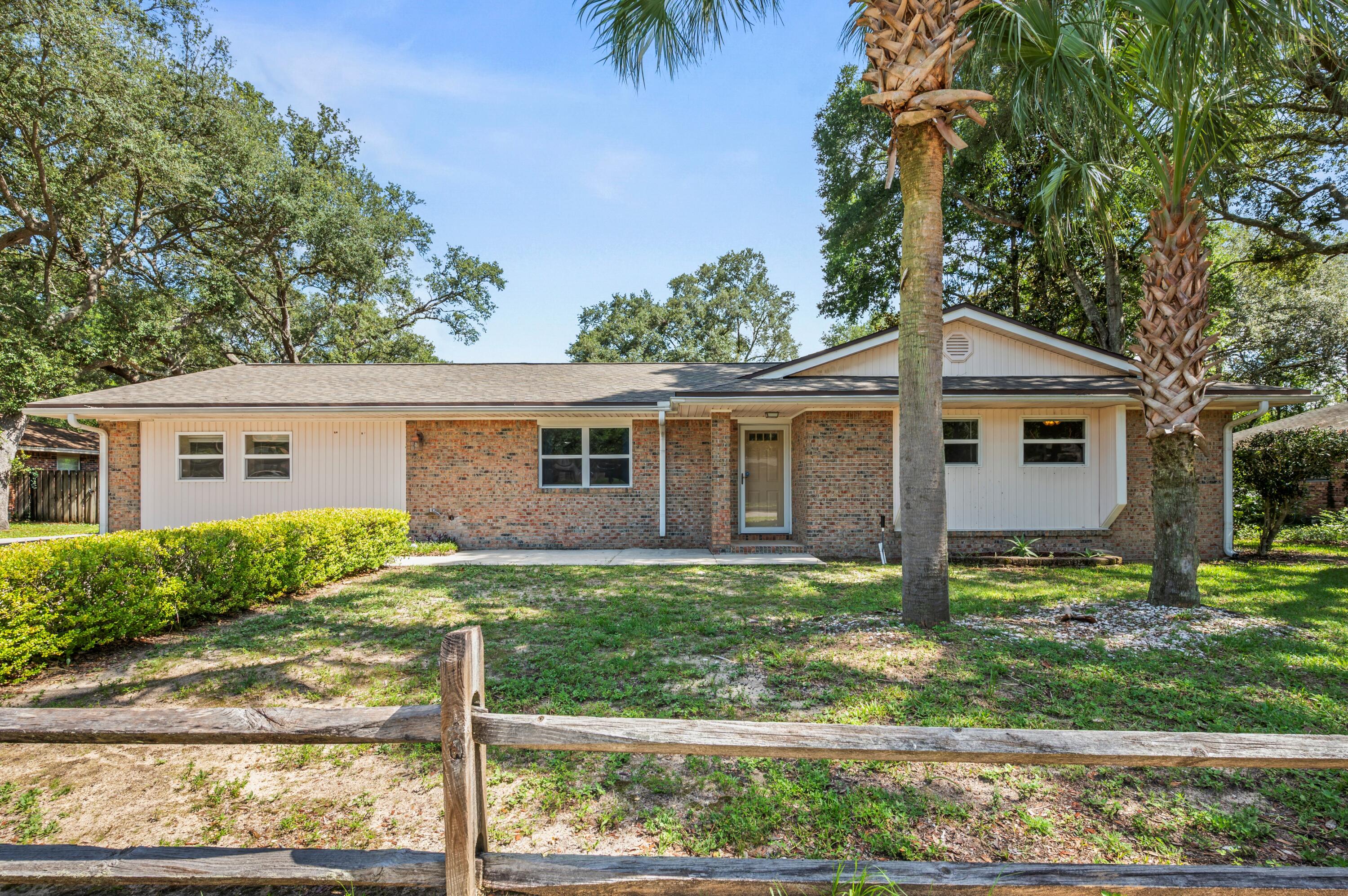 COLLEGE WOOD - Residential