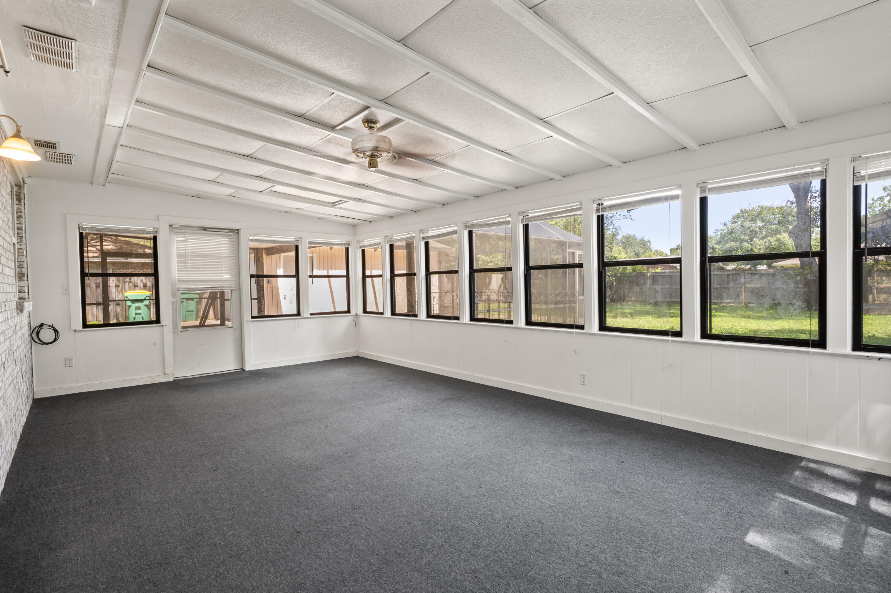 COLLEGE WOOD - Residential