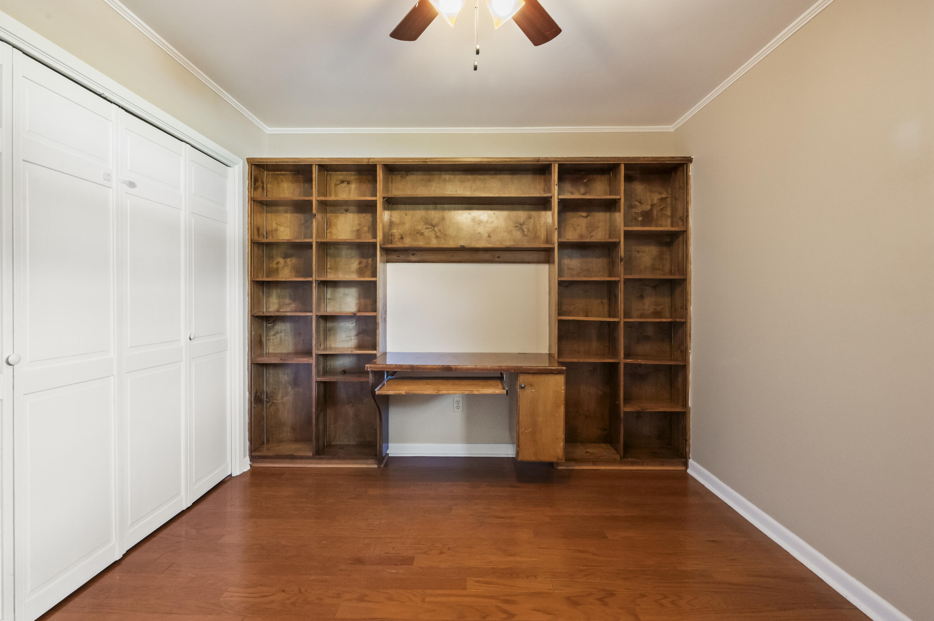 COLLEGE WOOD - Residential