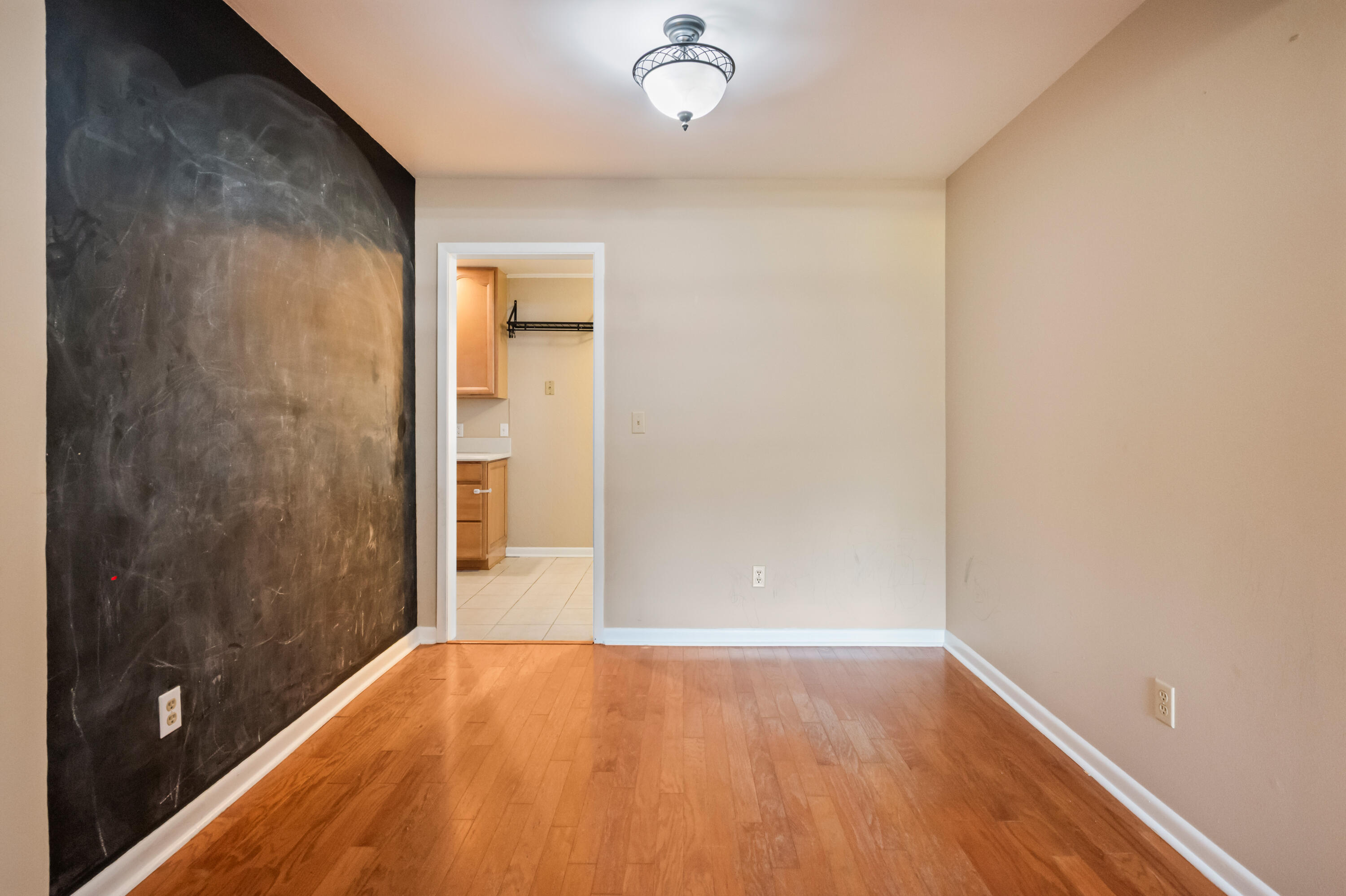 COLLEGE WOOD - Residential