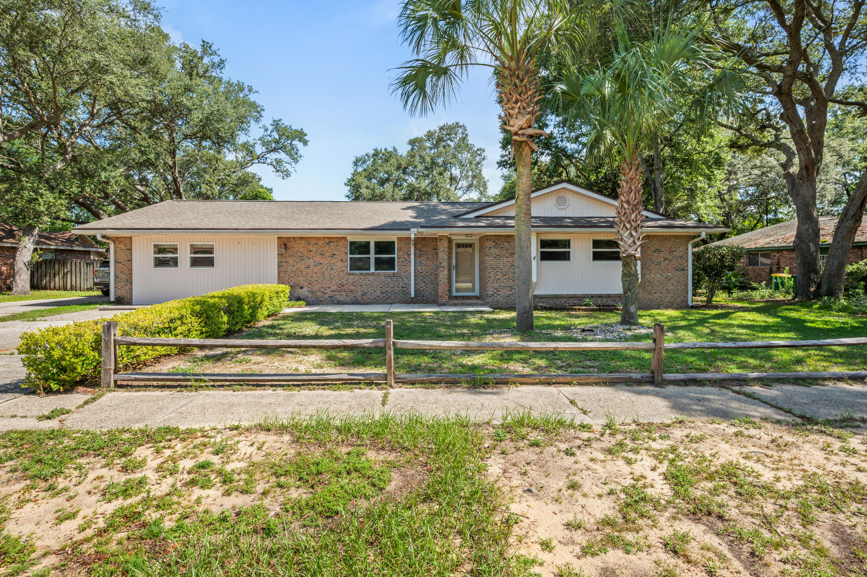 COLLEGE WOOD - Residential