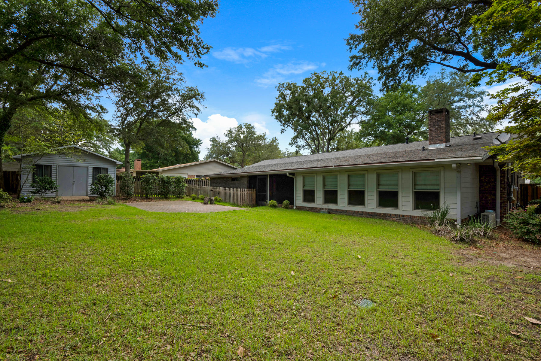 COLLEGE WOOD - Residential