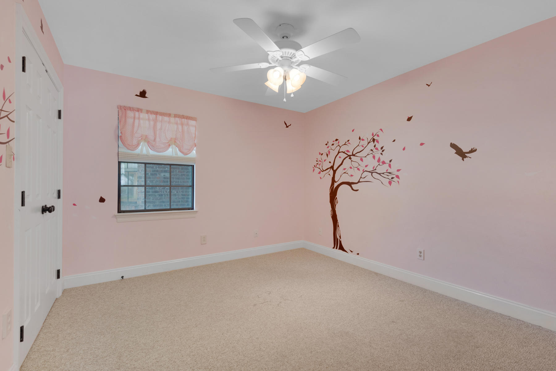 COLLEGE WOOD - Residential