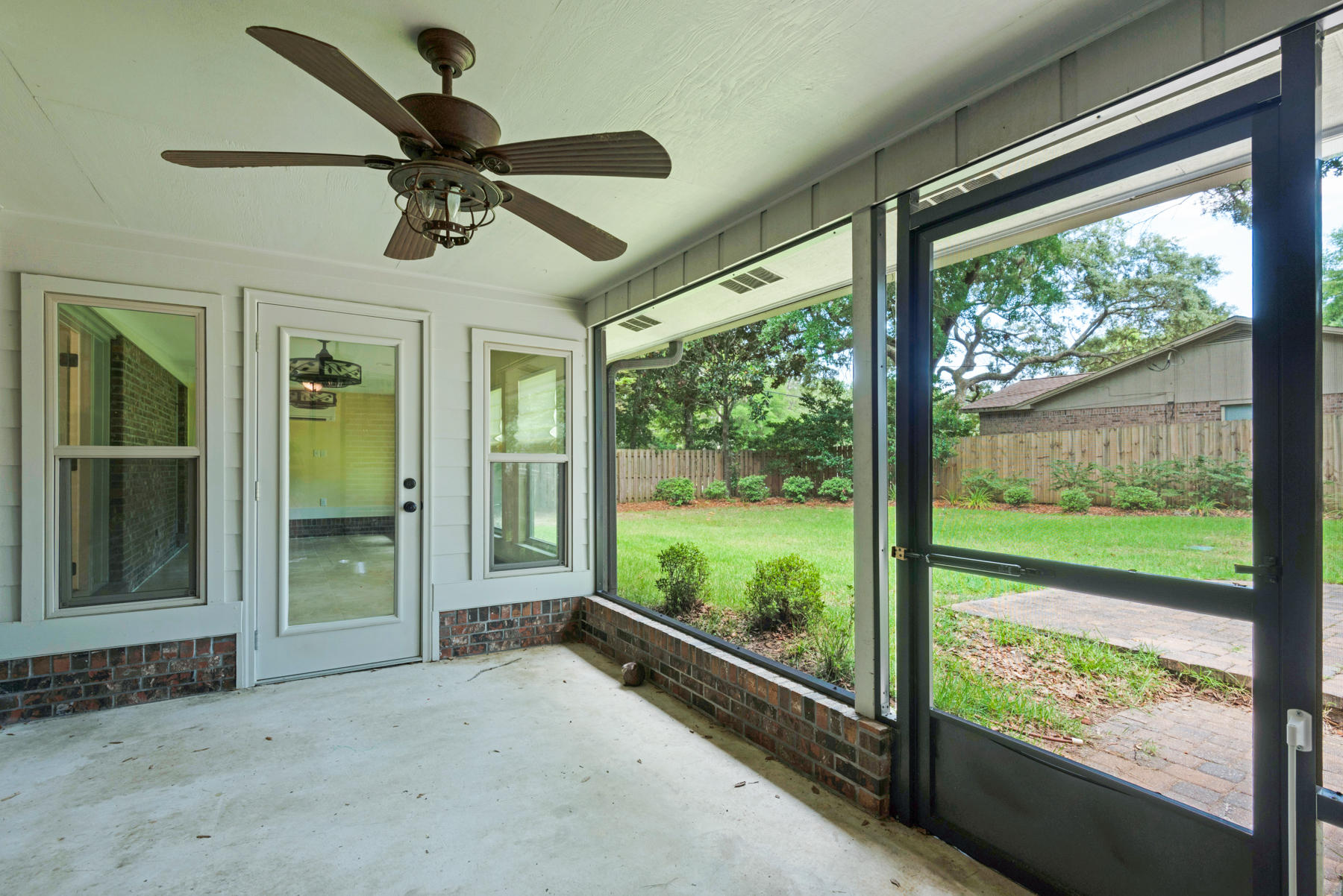 COLLEGE WOOD - Residential