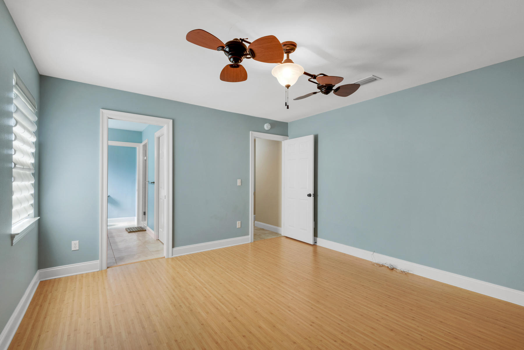 COLLEGE WOOD - Residential