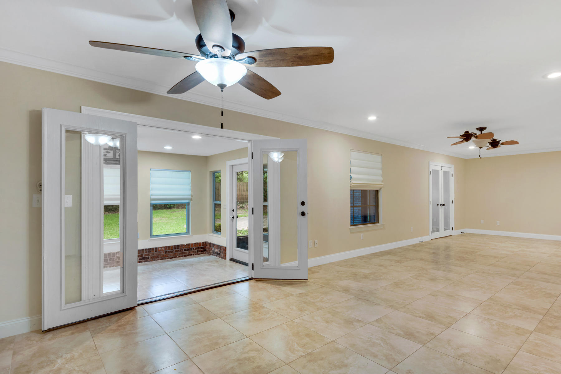 COLLEGE WOOD - Residential