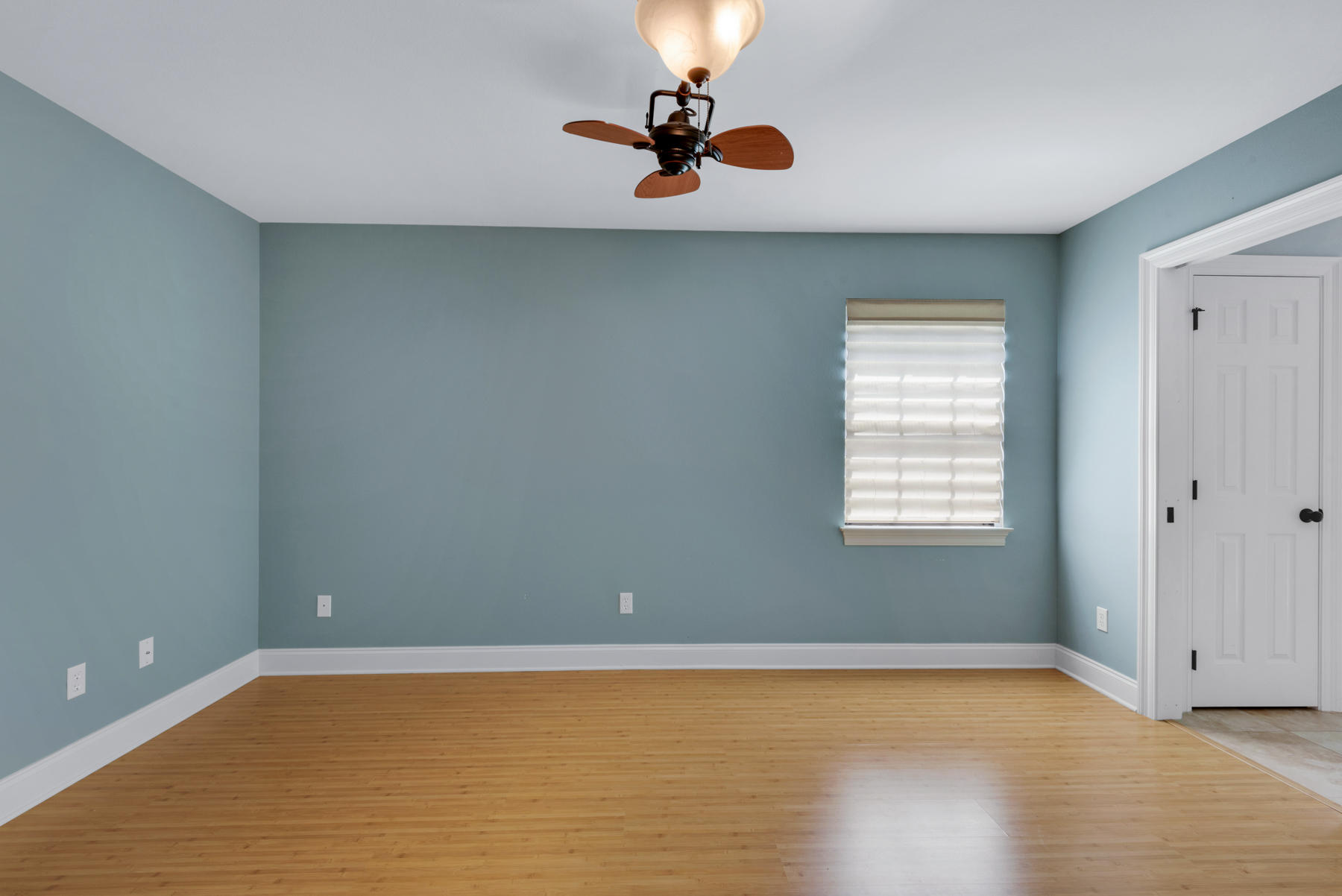 COLLEGE WOOD - Residential