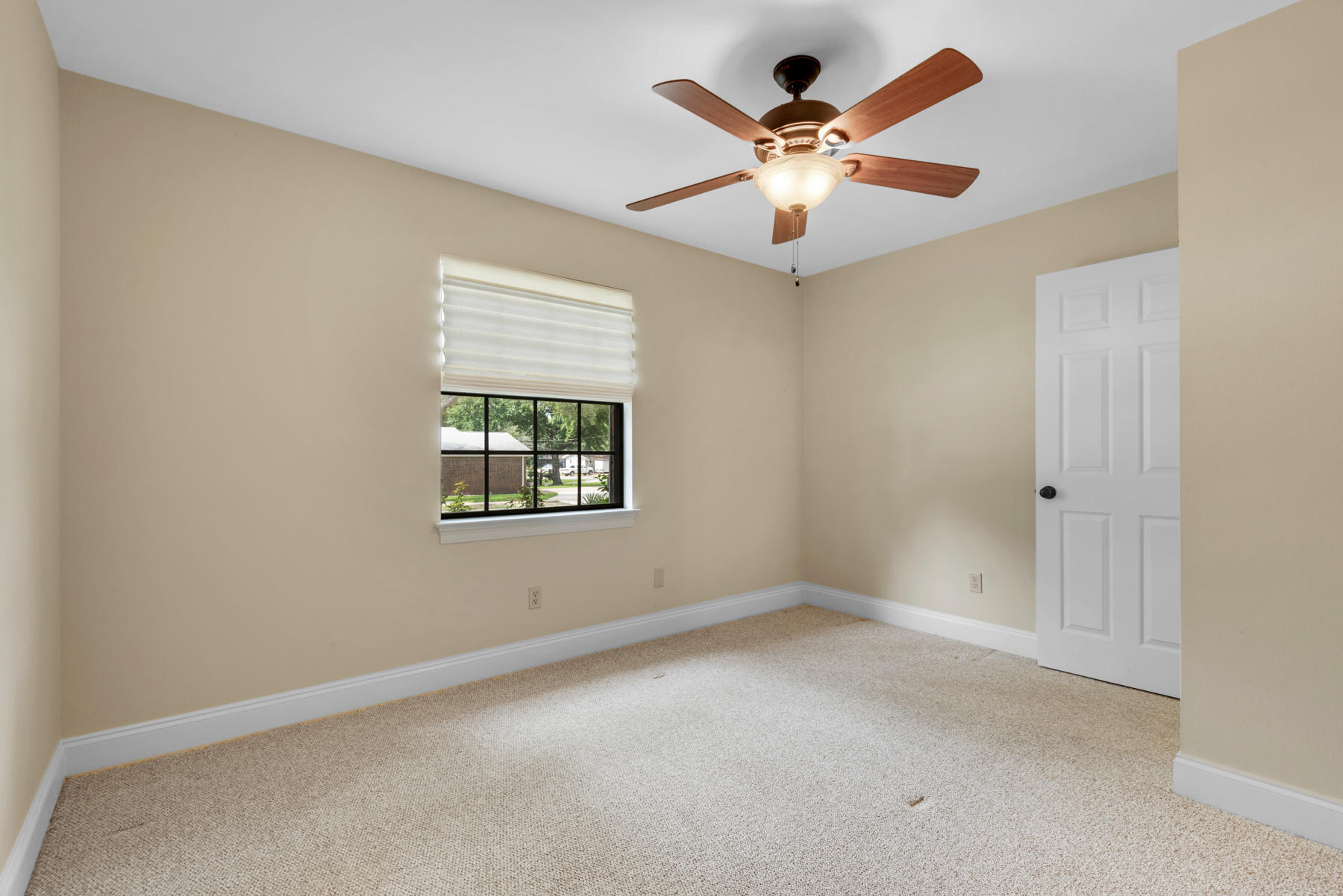 COLLEGE WOOD - Residential