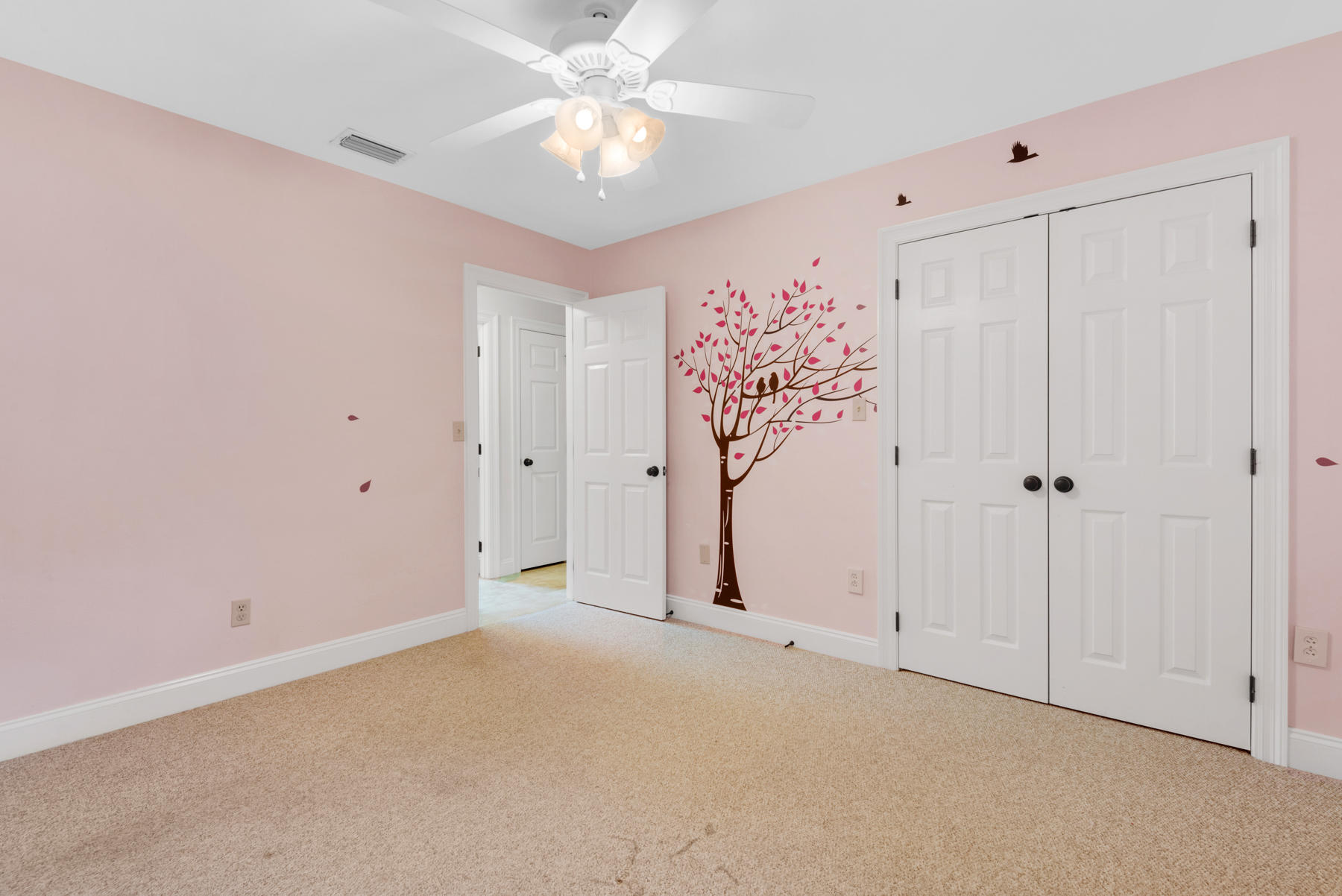 COLLEGE WOOD - Residential