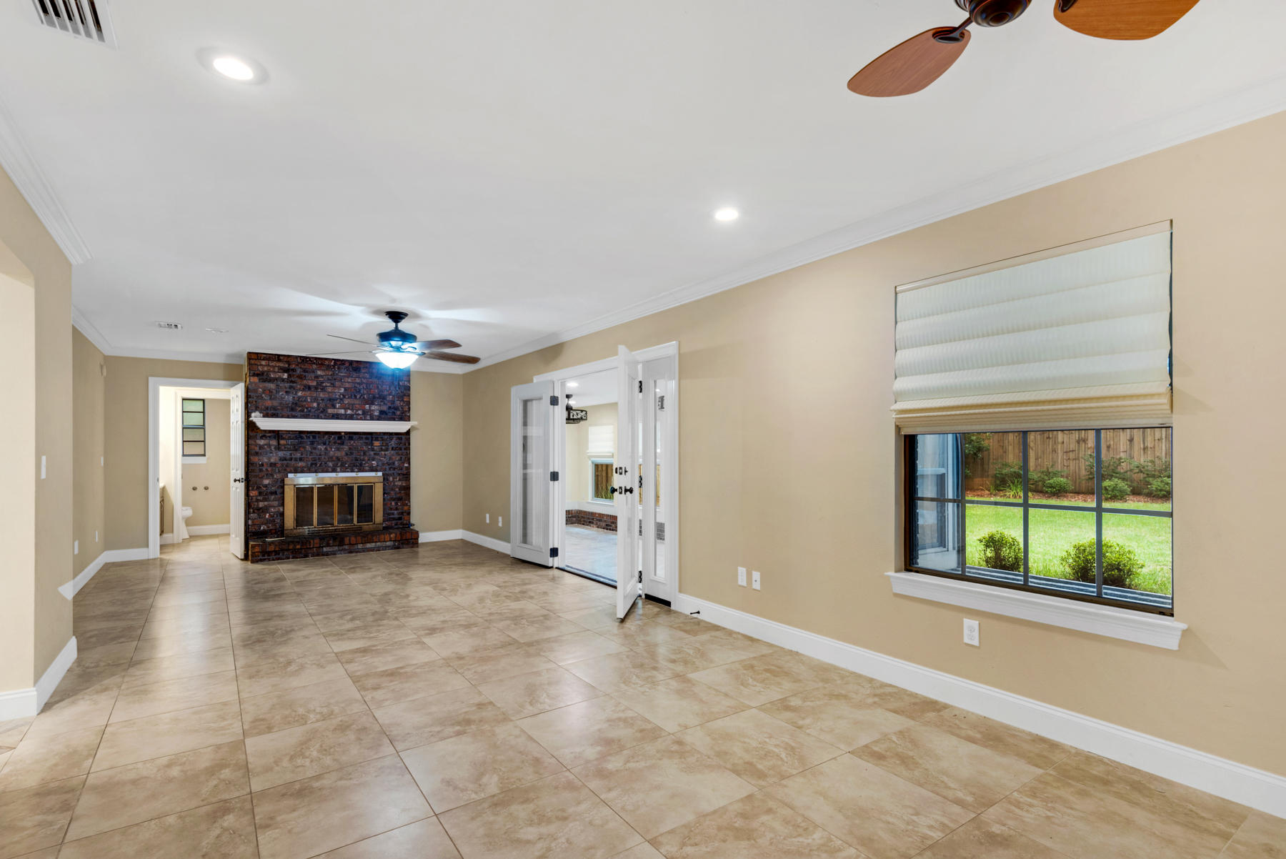 COLLEGE WOOD - Residential