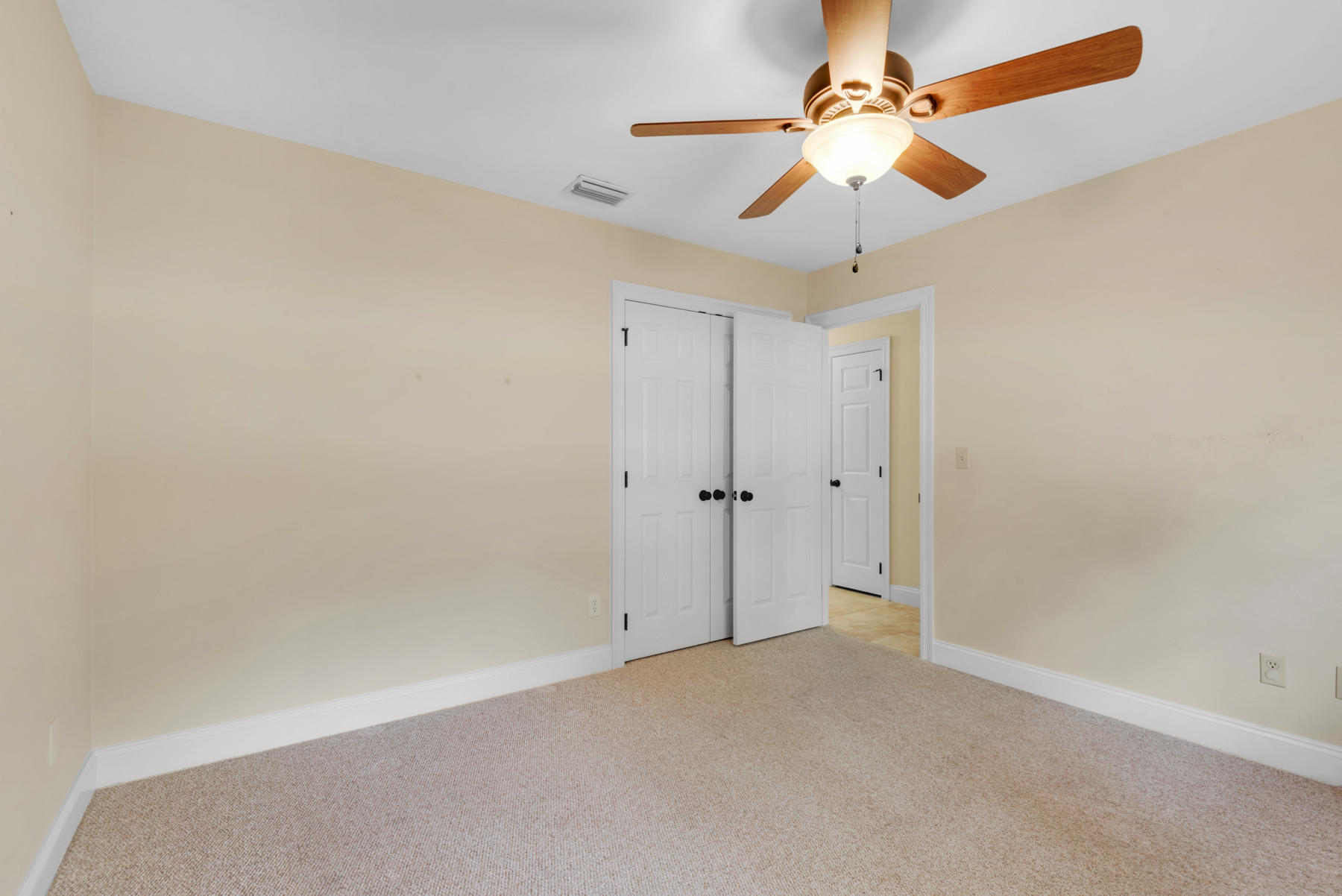 COLLEGE WOOD - Residential