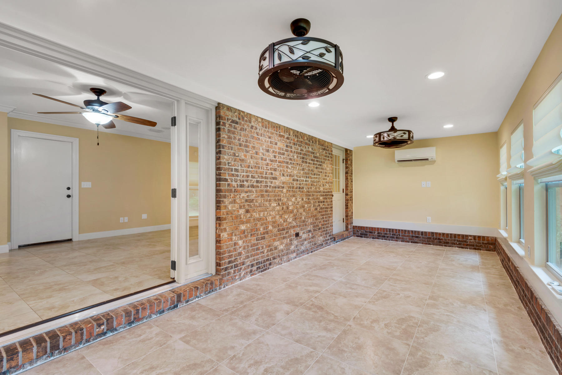 COLLEGE WOOD - Residential