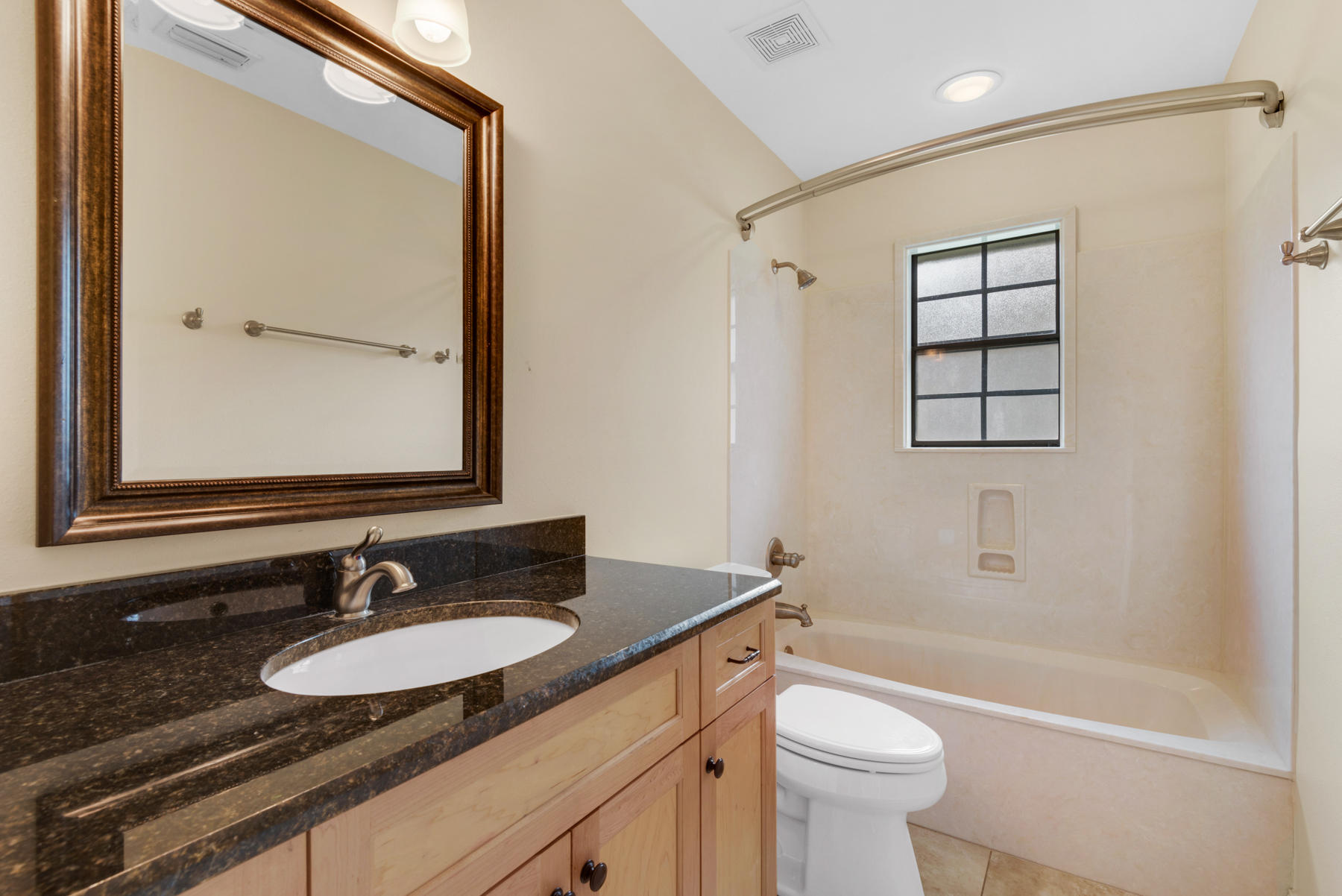 COLLEGE WOOD - Residential