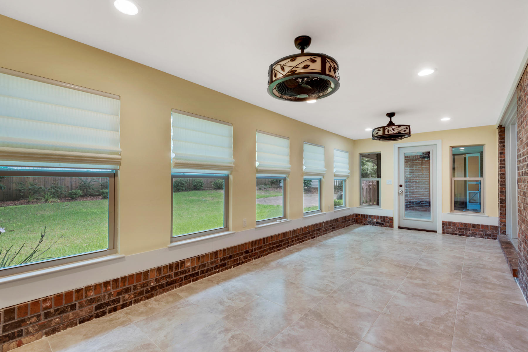 COLLEGE WOOD - Residential