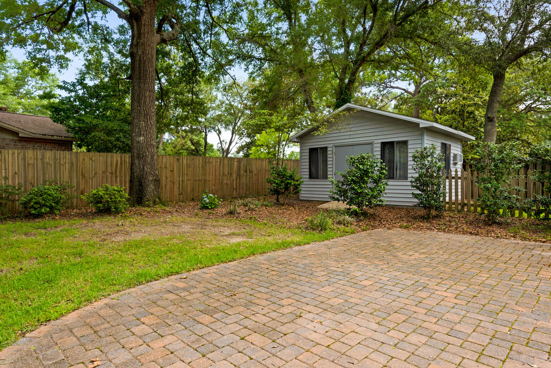 COLLEGE WOOD - Residential