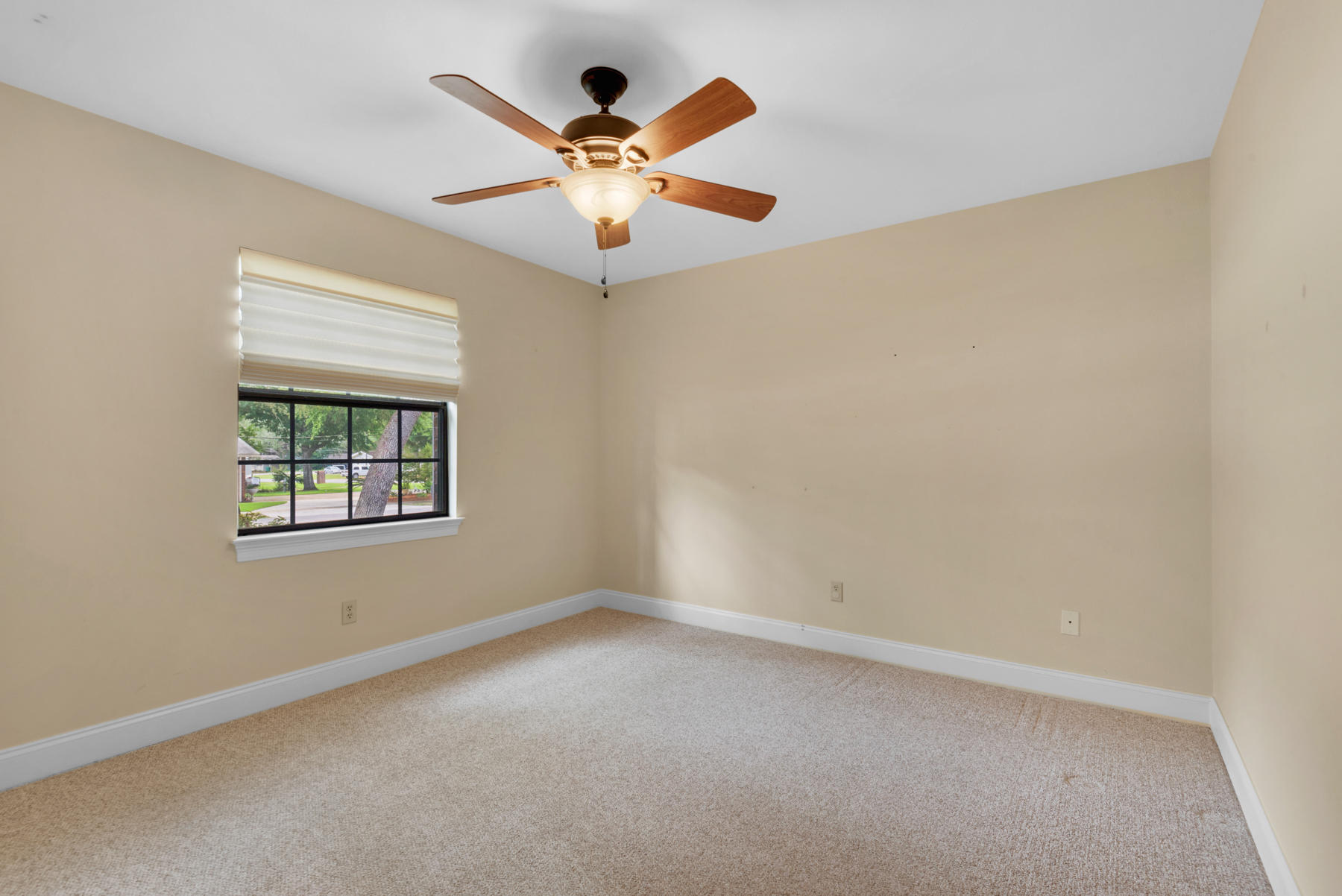 COLLEGE WOOD - Residential