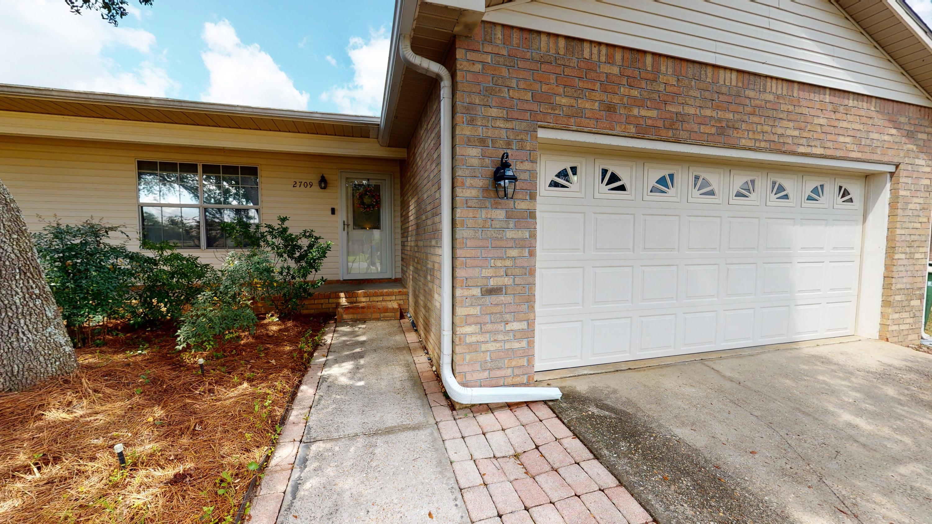 Perfect home located on a large corner lot in a quiet cul de sac, dead end road. So much opportunity in this extremely private large backyard, perfect for a pool! You are not going to want to miss this 3 bedroom 2 bathroom home, one of the only priced to sell, on the market right now. HVAC fully replaced in 2013.Check out the virtual tour!!