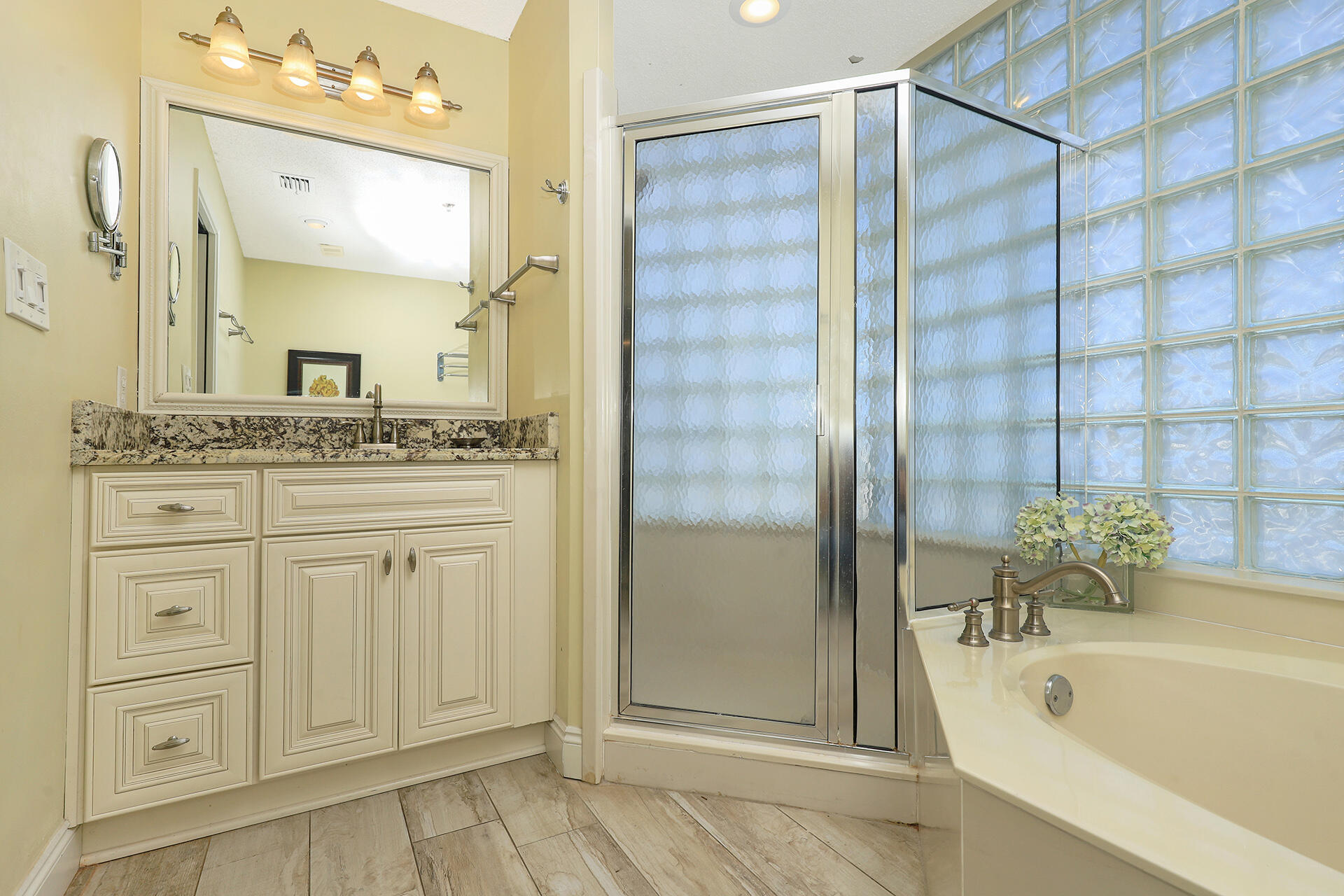 STERLING SANDS CONDO - Residential