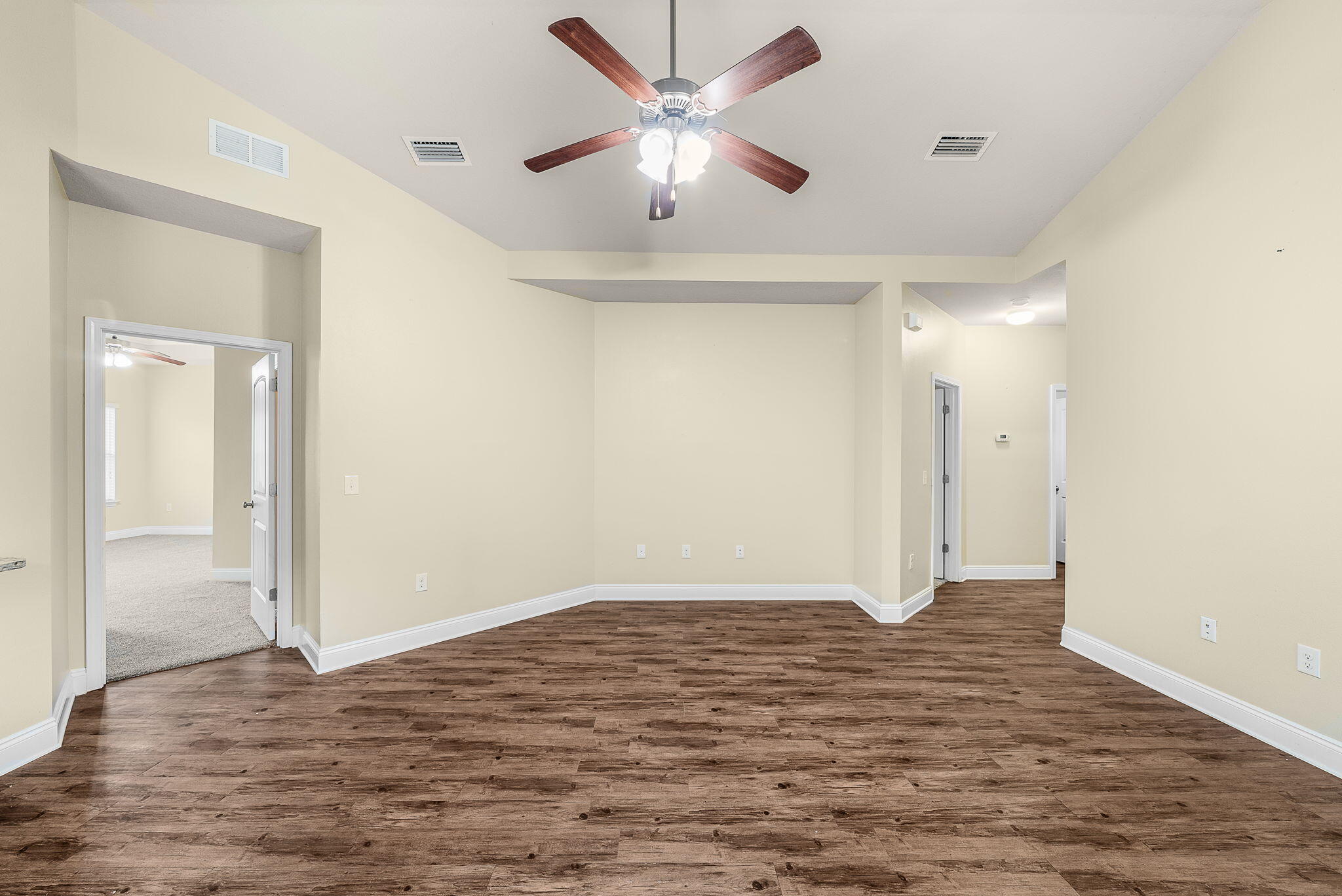 LAGRANGE LANDING - Residential