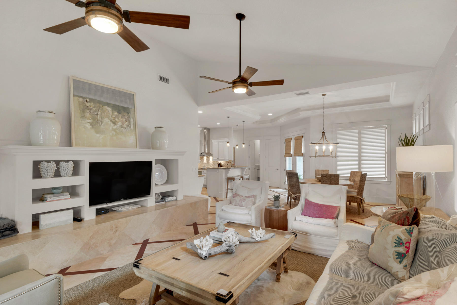 CRYSTAL LAKE - Residential