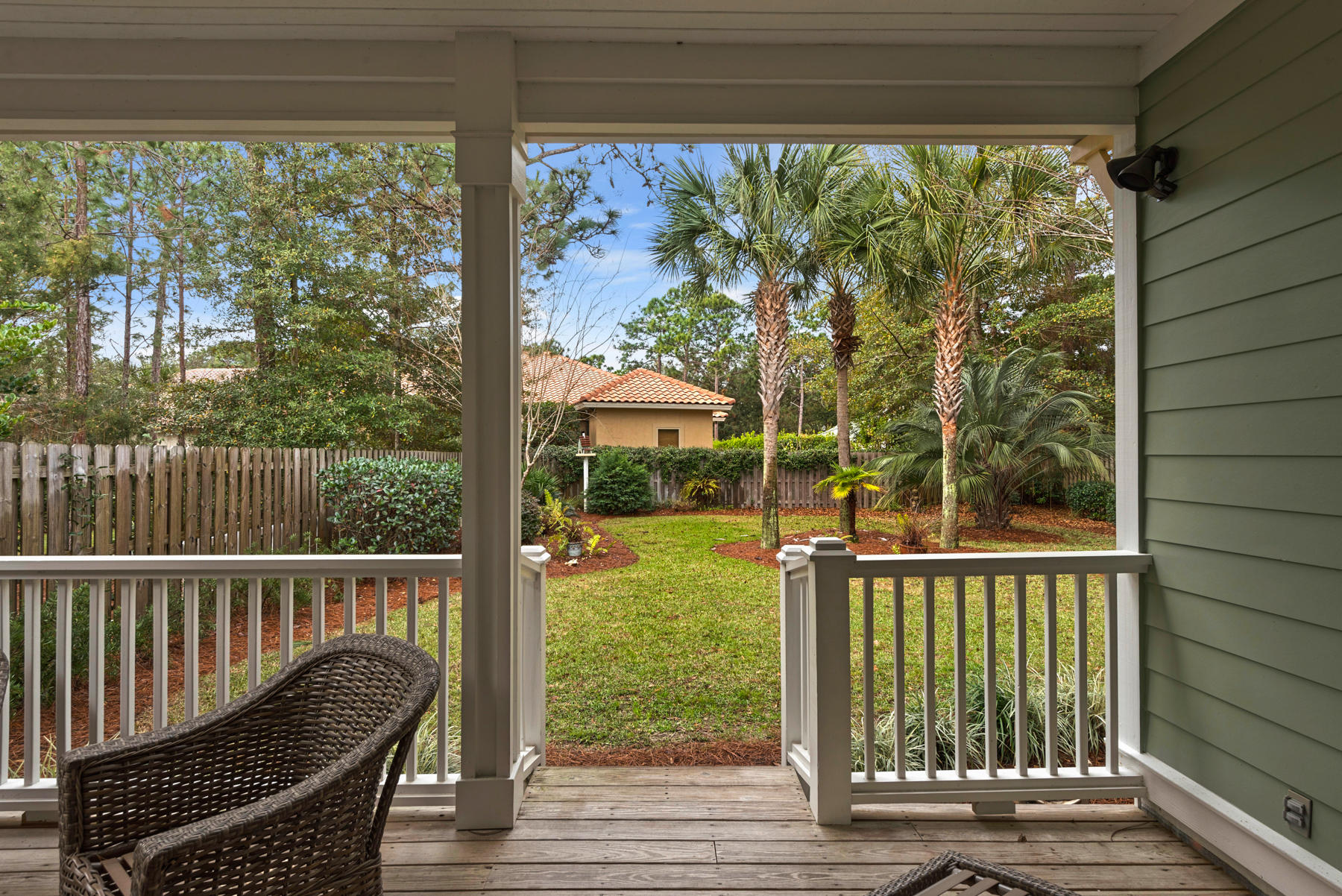 CRYSTAL LAKE - Residential