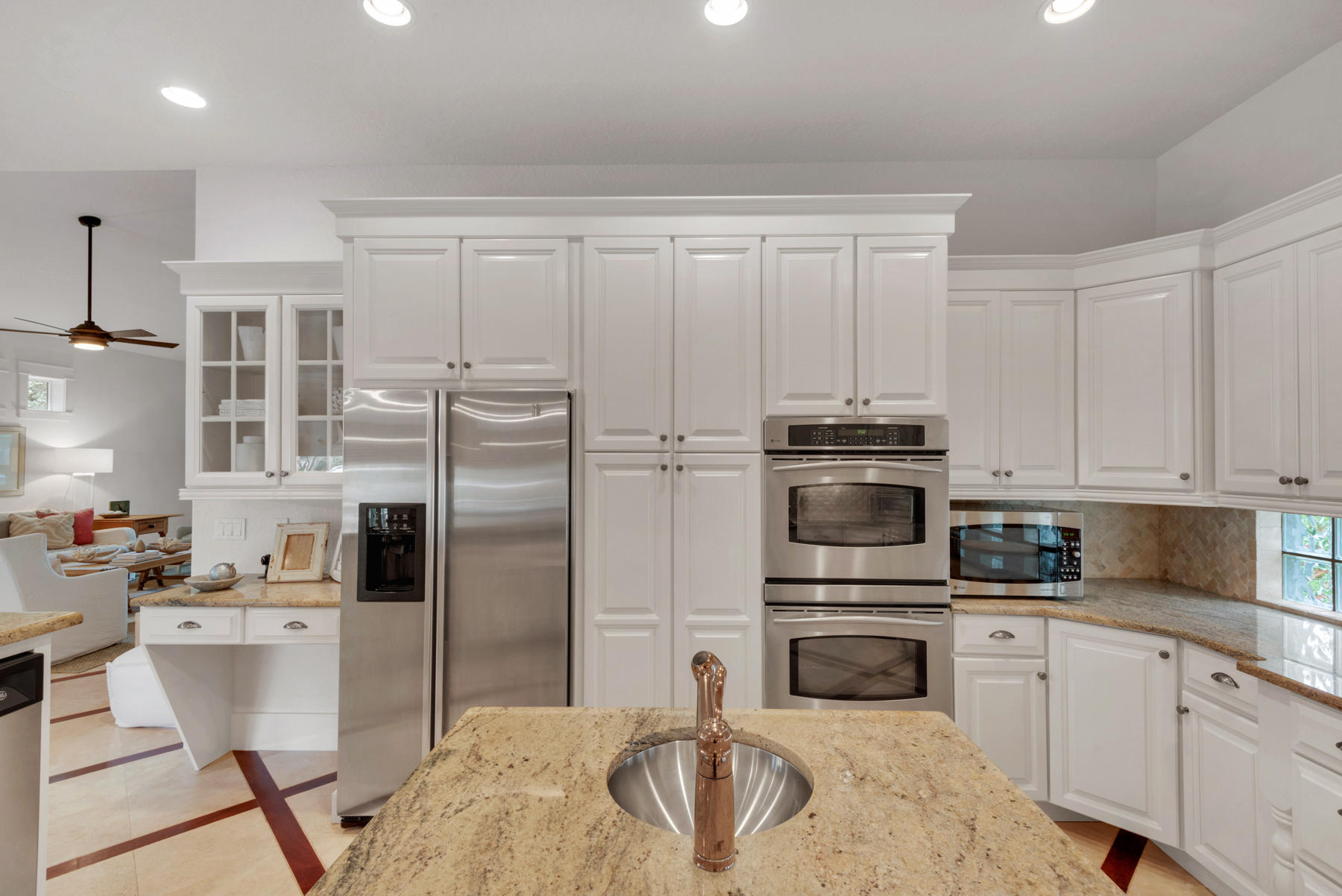 CRYSTAL LAKE - Residential