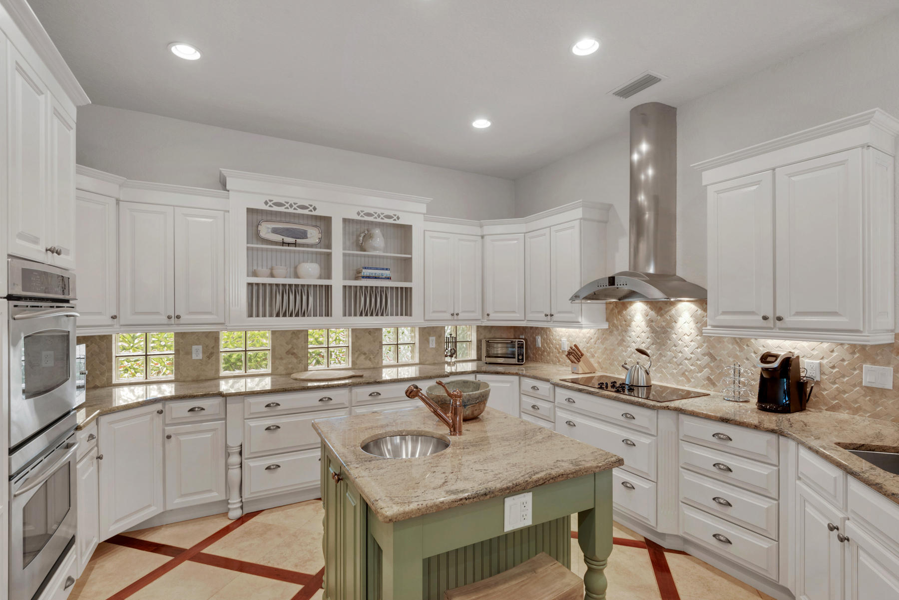 CRYSTAL LAKE - Residential