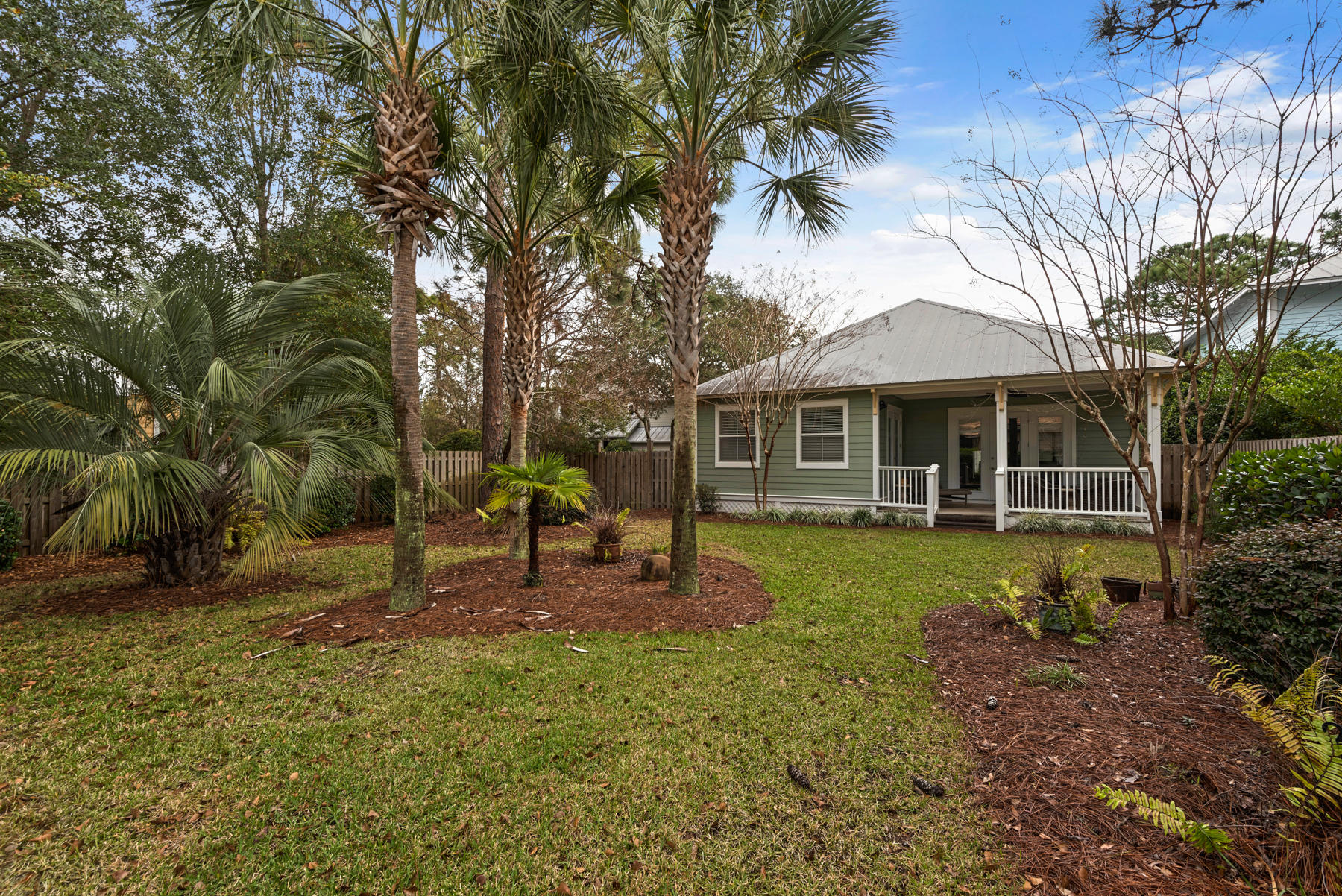 CRYSTAL LAKE - Residential