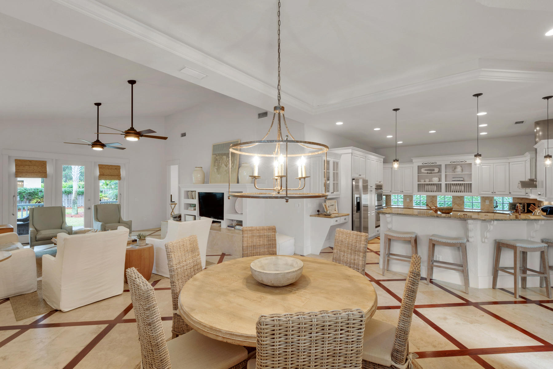 CRYSTAL LAKE - Residential