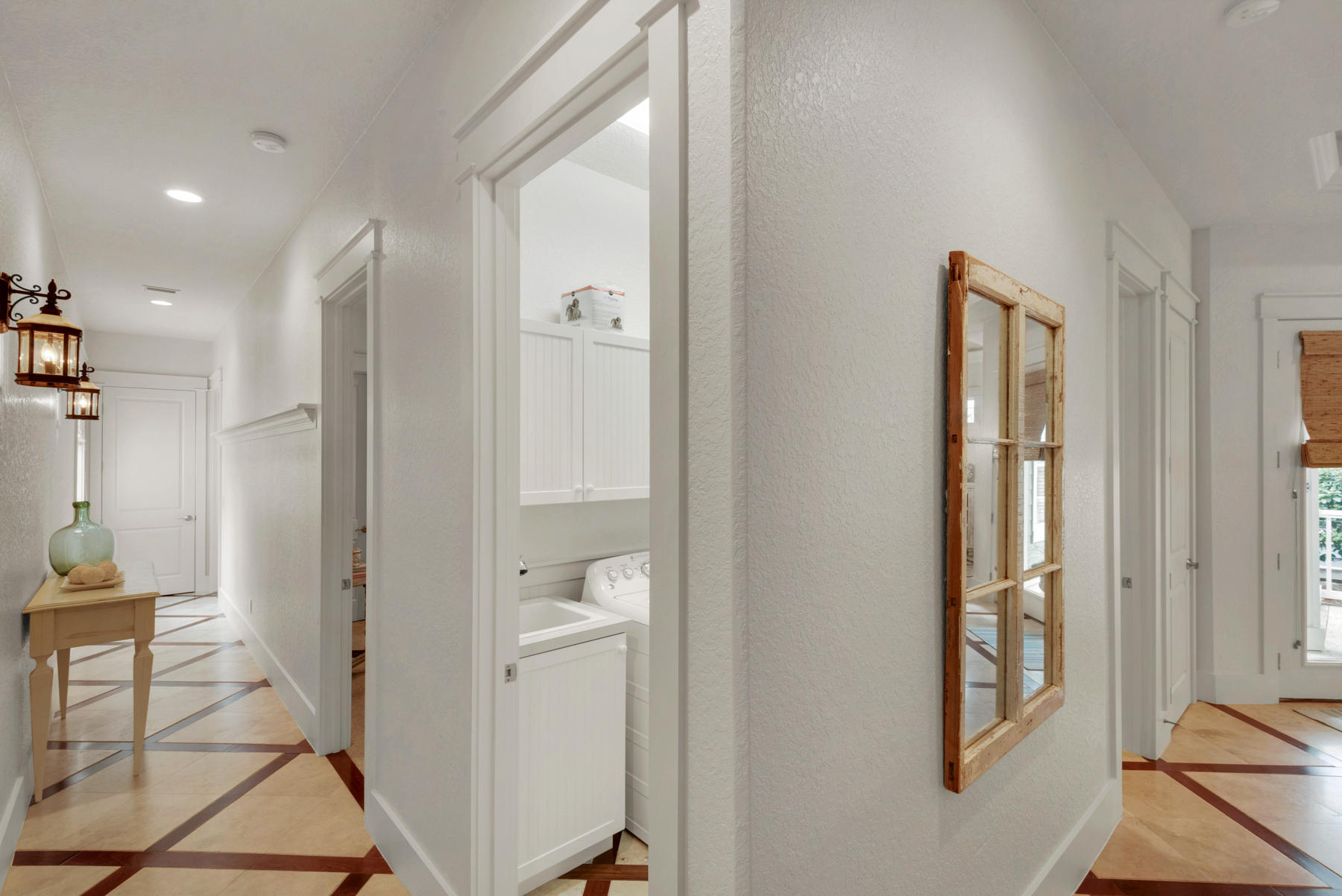 CRYSTAL LAKE - Residential