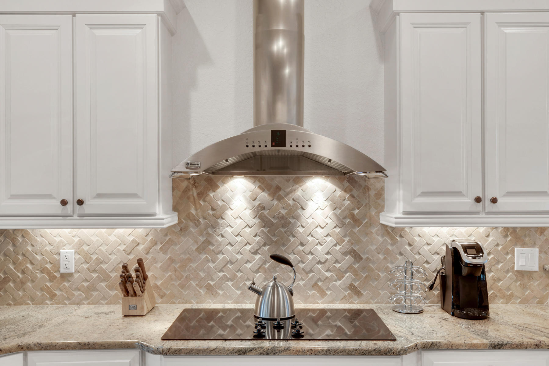 CRYSTAL LAKE - Residential