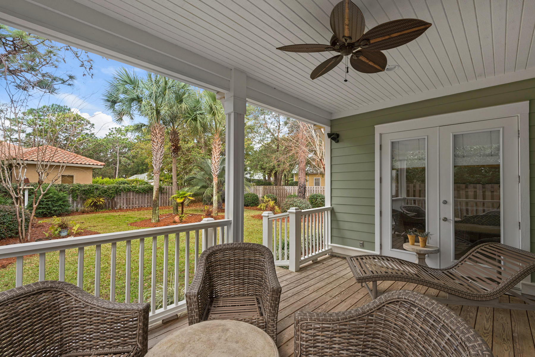 CRYSTAL LAKE - Residential